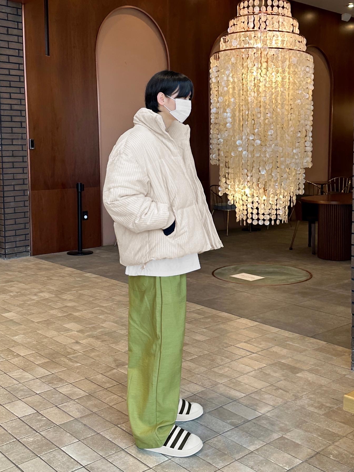 Adidas Puffylette Off White 착용 스타일 - 2