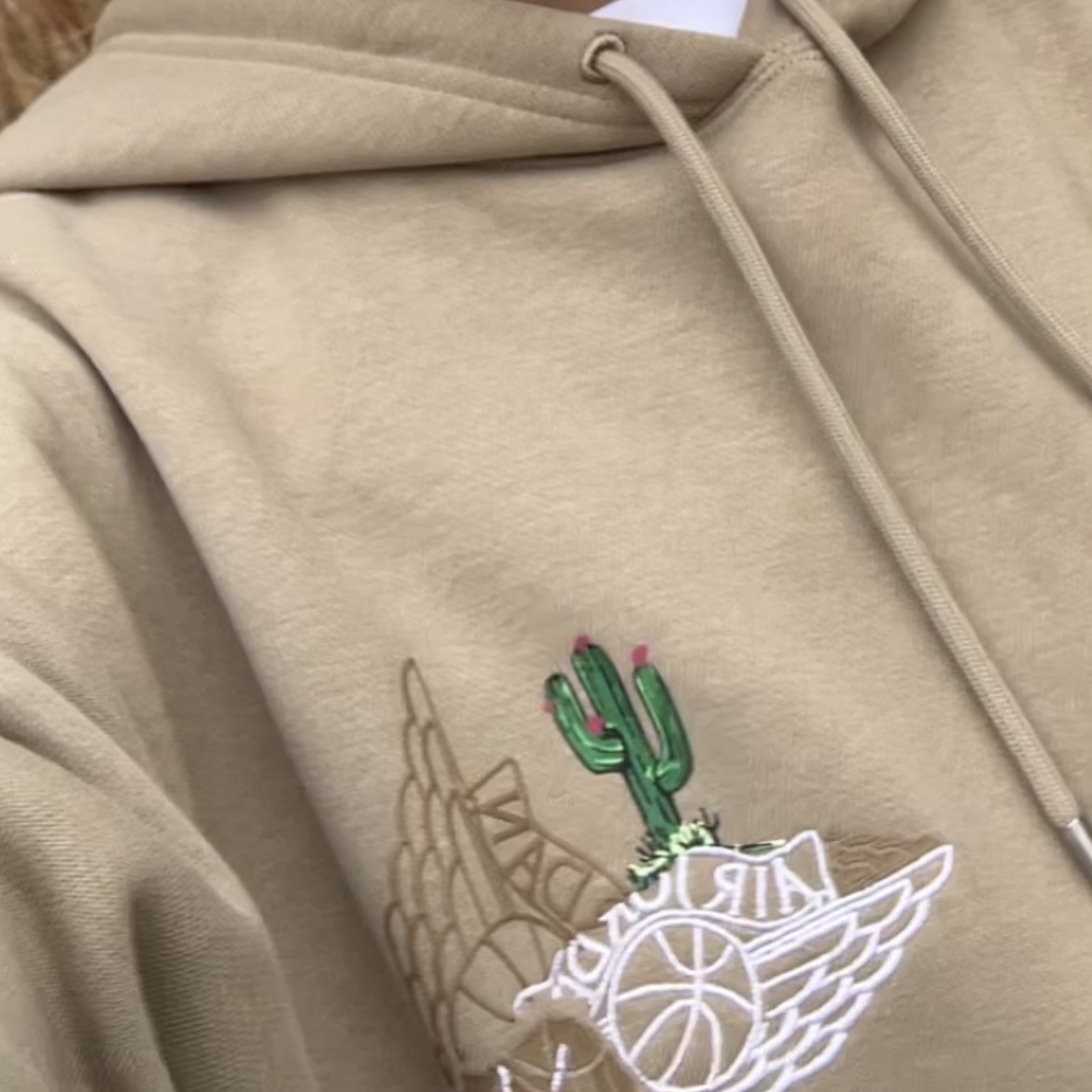 Jordan x Travis Scott Pullover Hoodie - Asia, Adidas Yeezy Boost 350 V2 Bone 착용 스타일 - 4
