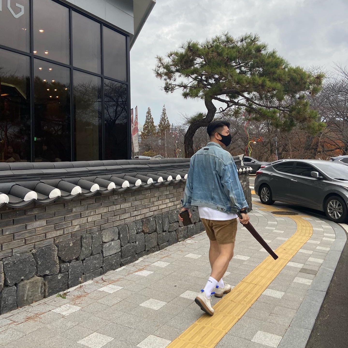 Stone Island 31303 Stretch Cotton Tela Paracadute Cargo Pants Black - 22SS, Nike x Sacai VaporWaffle Black White 착용 스타일 - 2