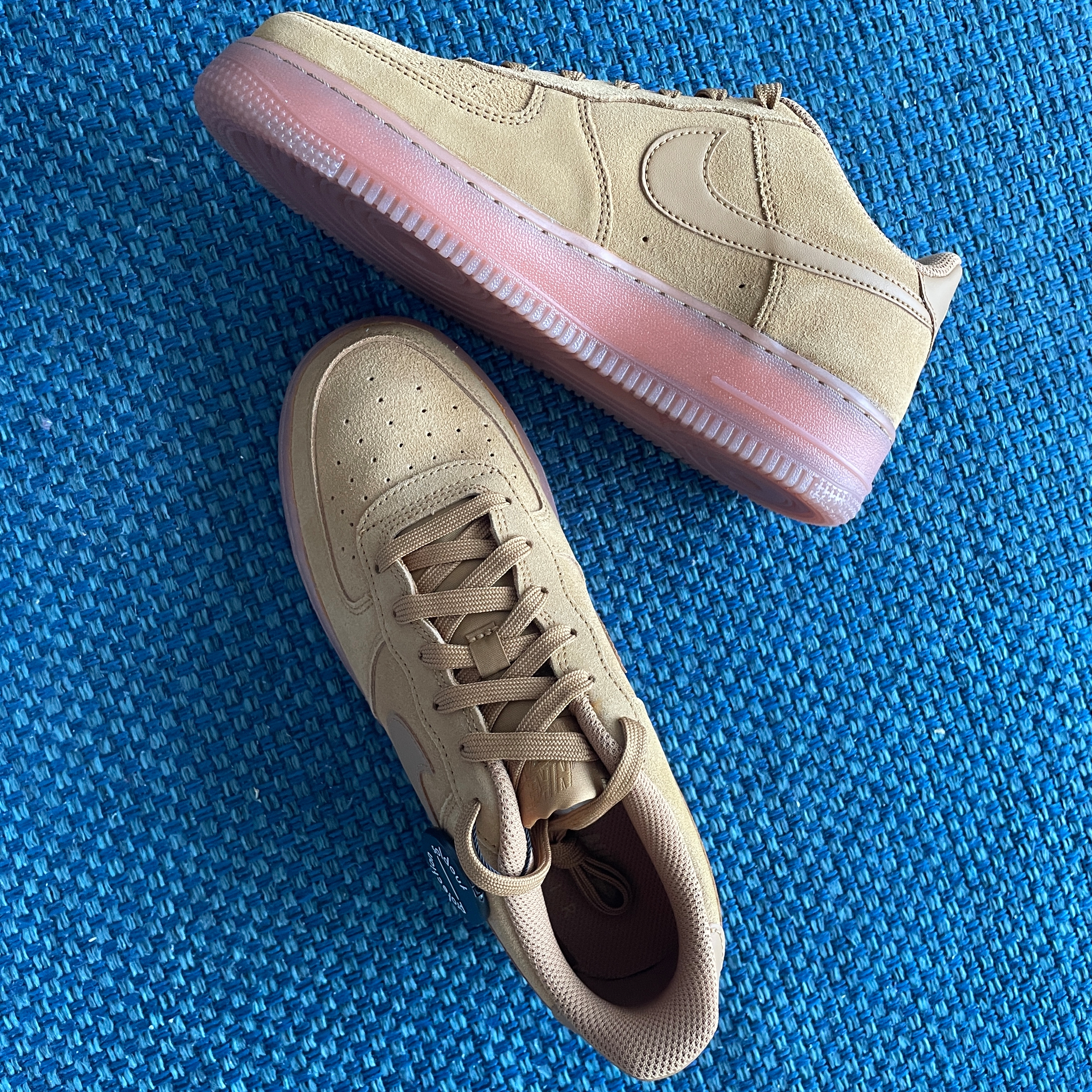 (GS) Nike Air Force 1 LV8 3 Wheat 착용 스타일