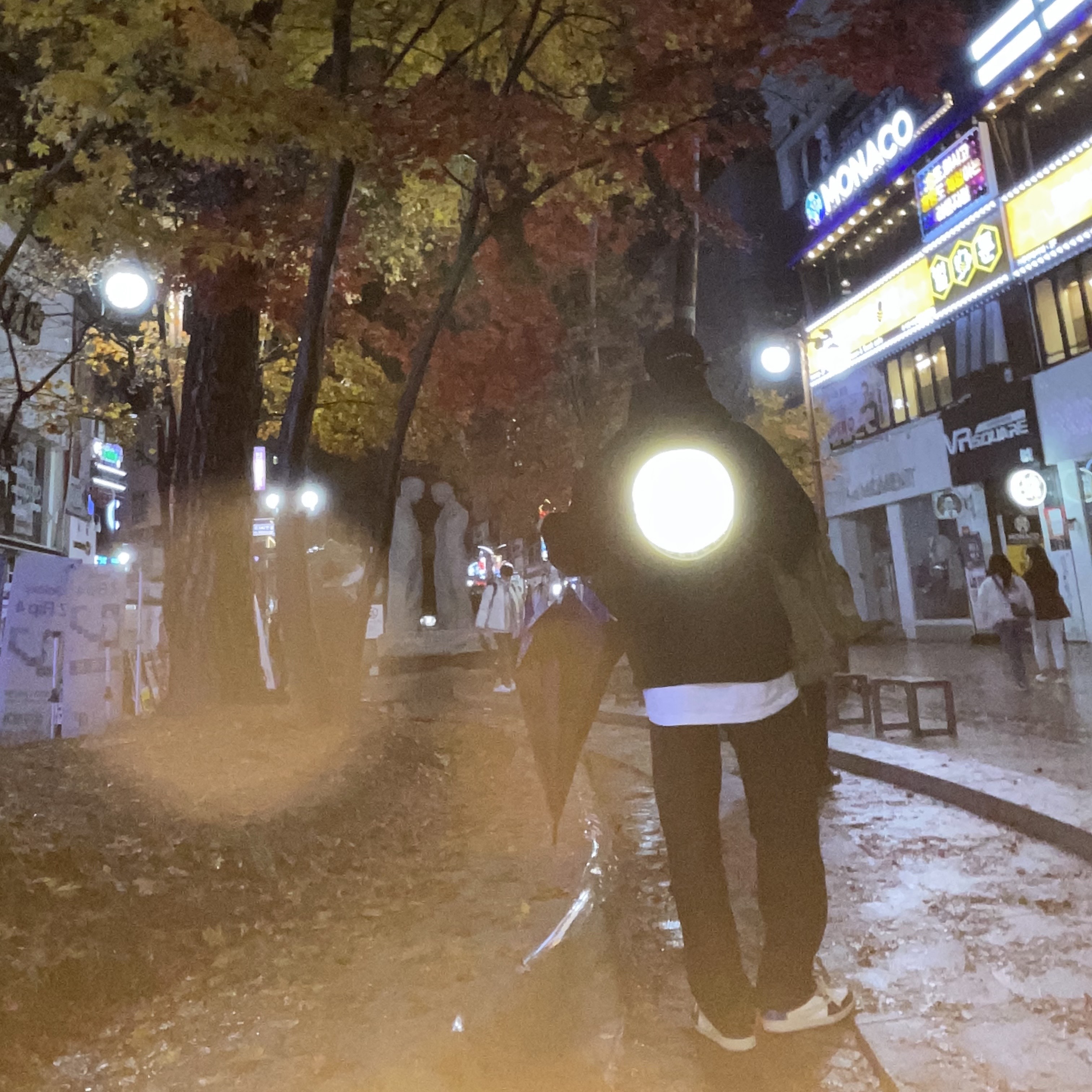 Darkr8m Studio White Logo Cap, Supreme x Timberland Hooded Sweatshirt Black - 21FW 착용 스타일 - 3