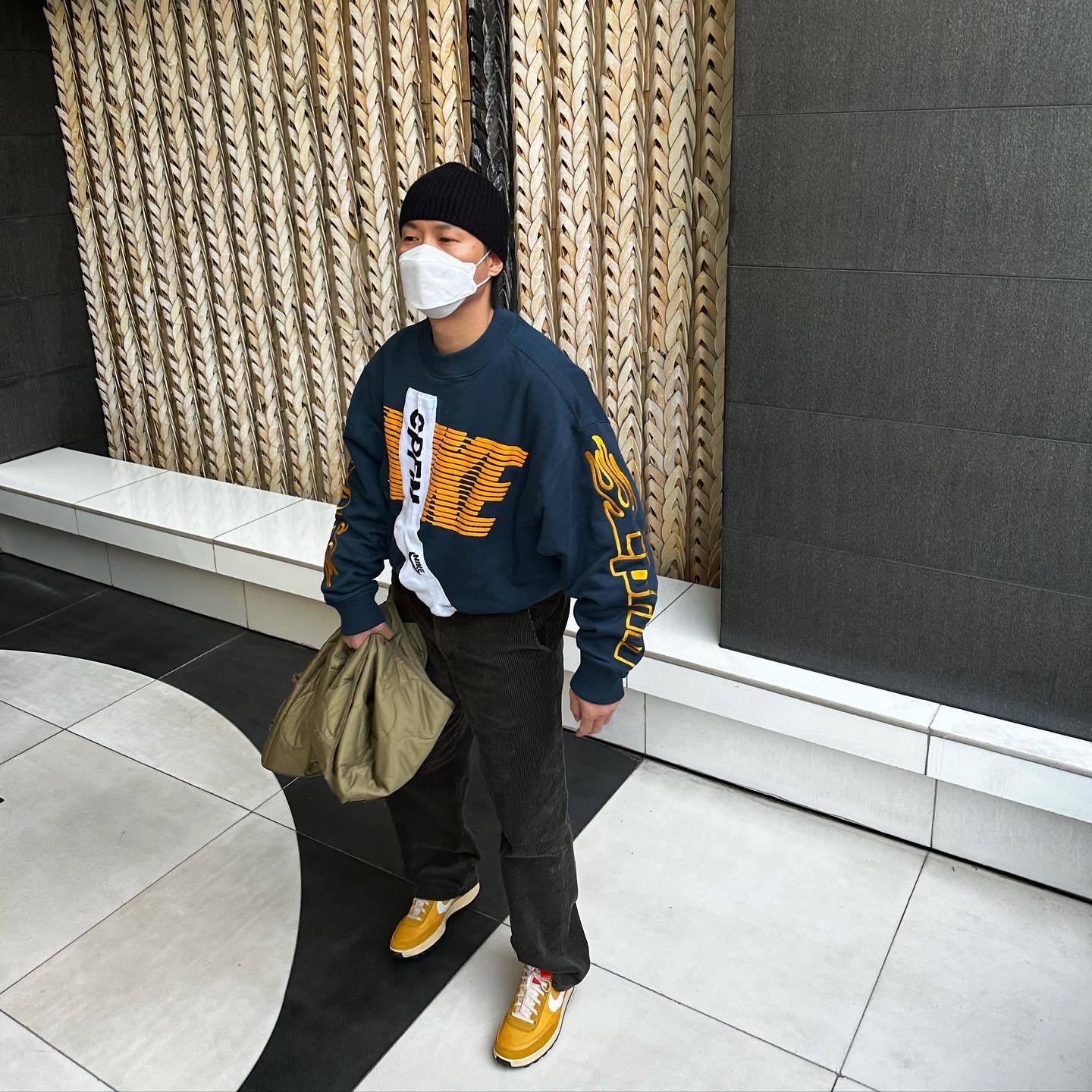 Nike x Tom Sachs General Purpose Shoe Archive, Nike x Cactus Plant Flea Market Socks Fleece Crewneck Dark Green - US/EU 착용 스타일 - 1