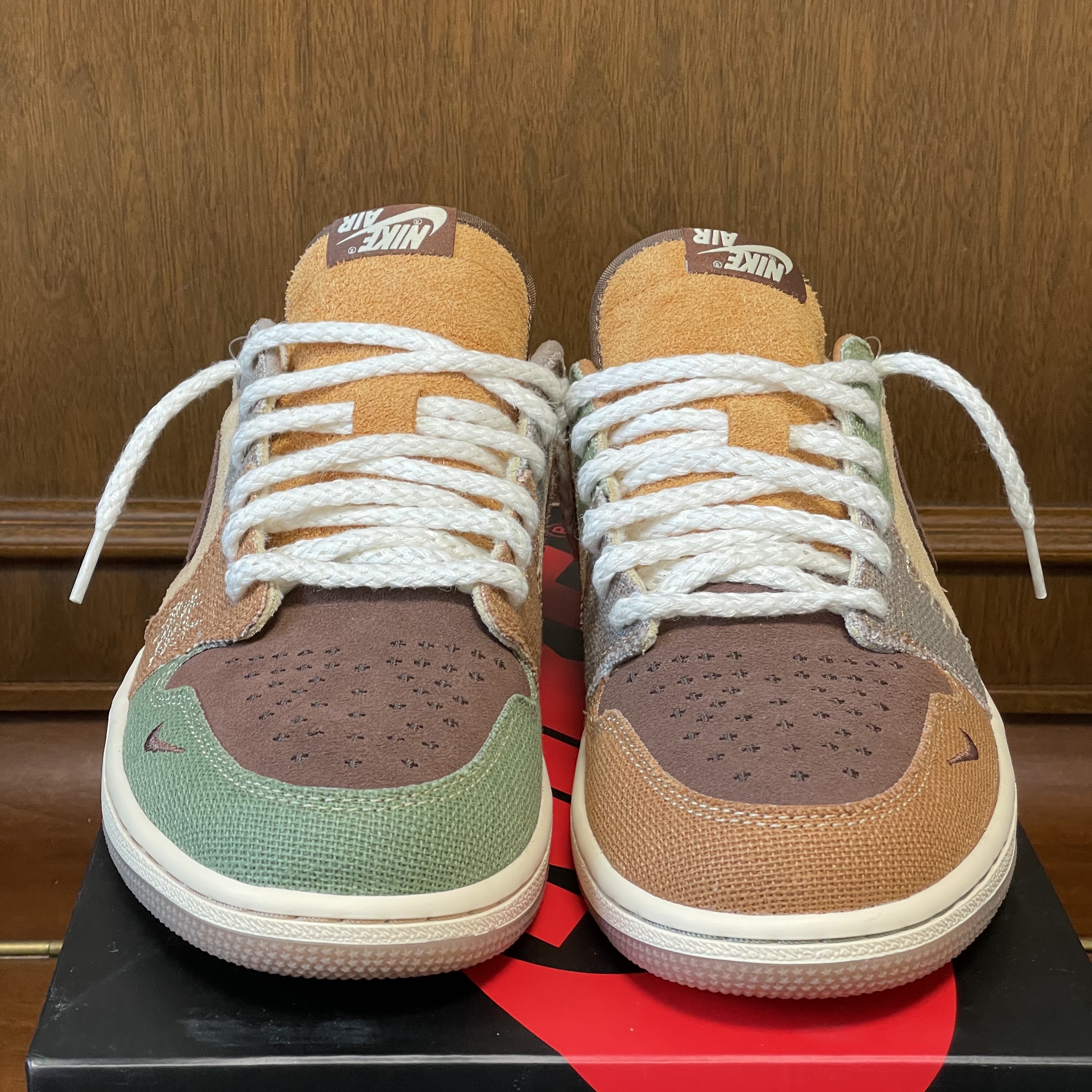 Jordan 1 x Zion Williamson Retro Low OG Flax and Oil Green 착용 스타일 - 2