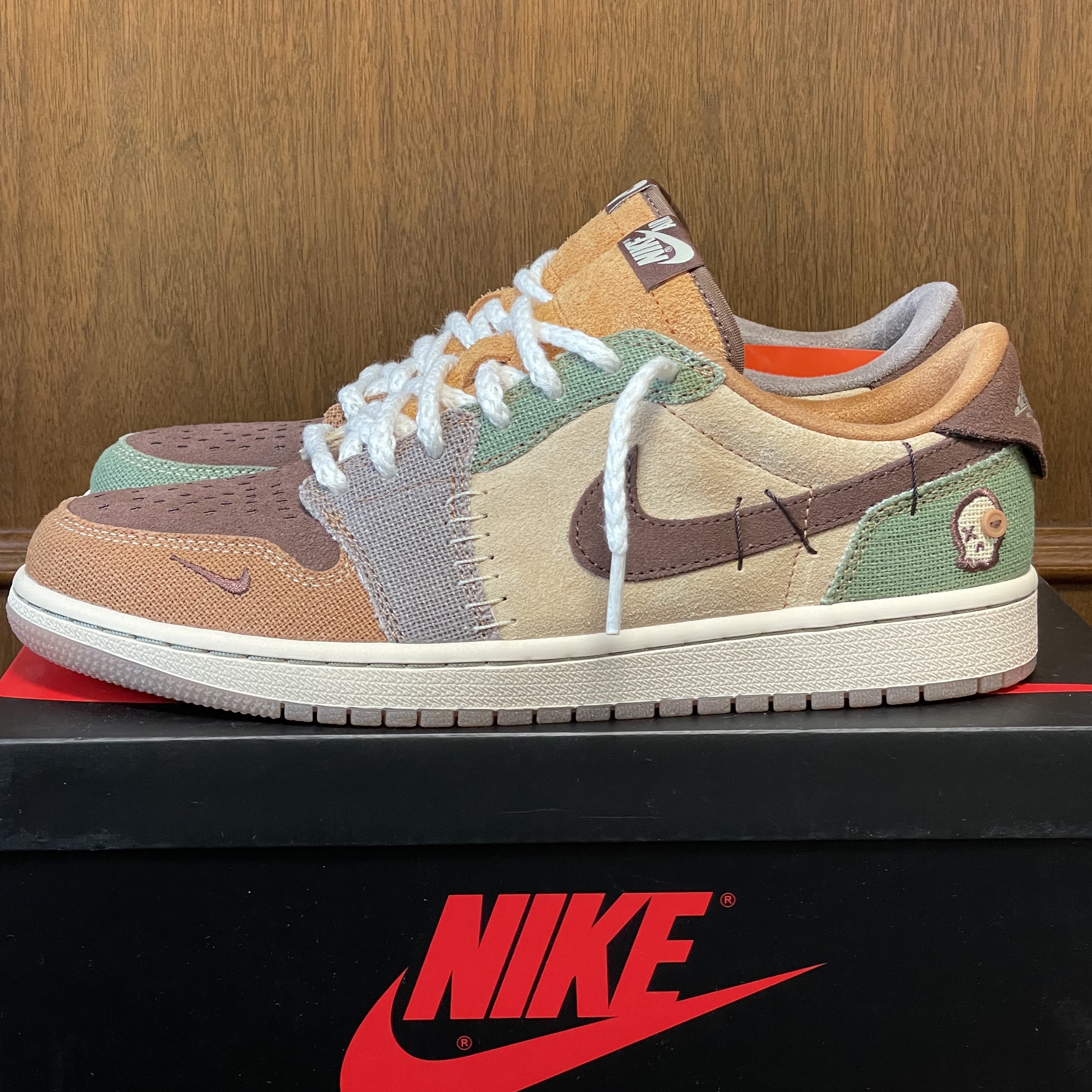 Jordan 1 x Zion Williamson Retro Low OG Flax and Oil Green 착용 스타일 - 1