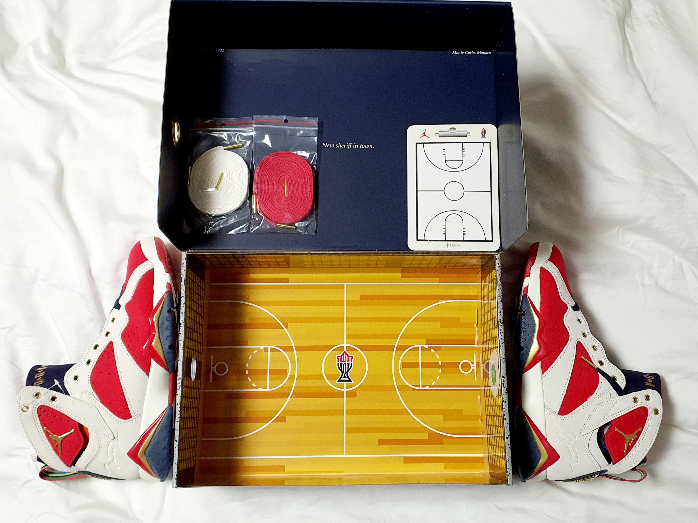 Jordan 7 x Trophy Room Retro SP True Red and Obsidian 착용 스타일 - 5