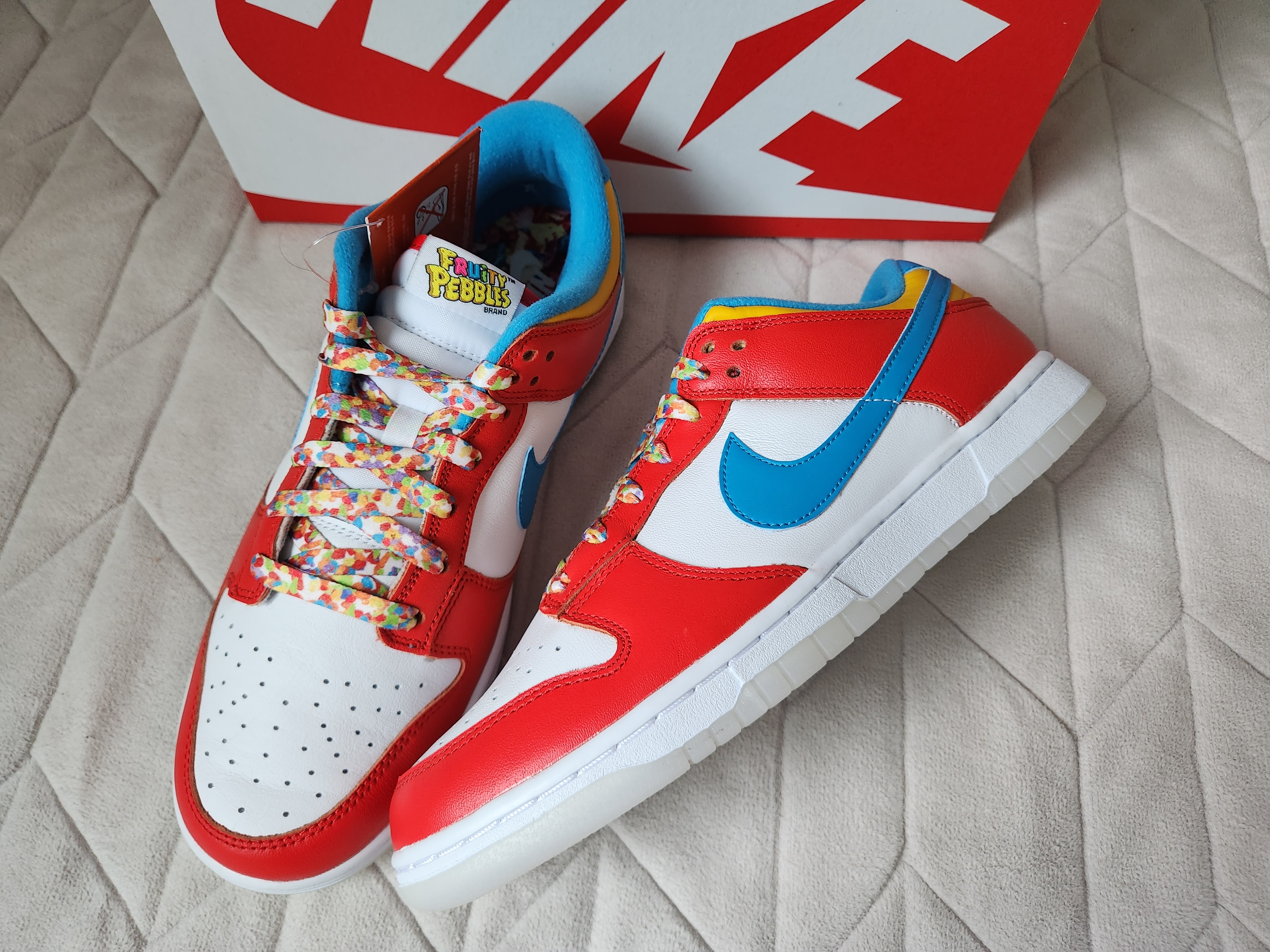 Nike x LeBron James x Fruity Pebbles Dunk Low QS Habanero Red 착용 스타일 - 1