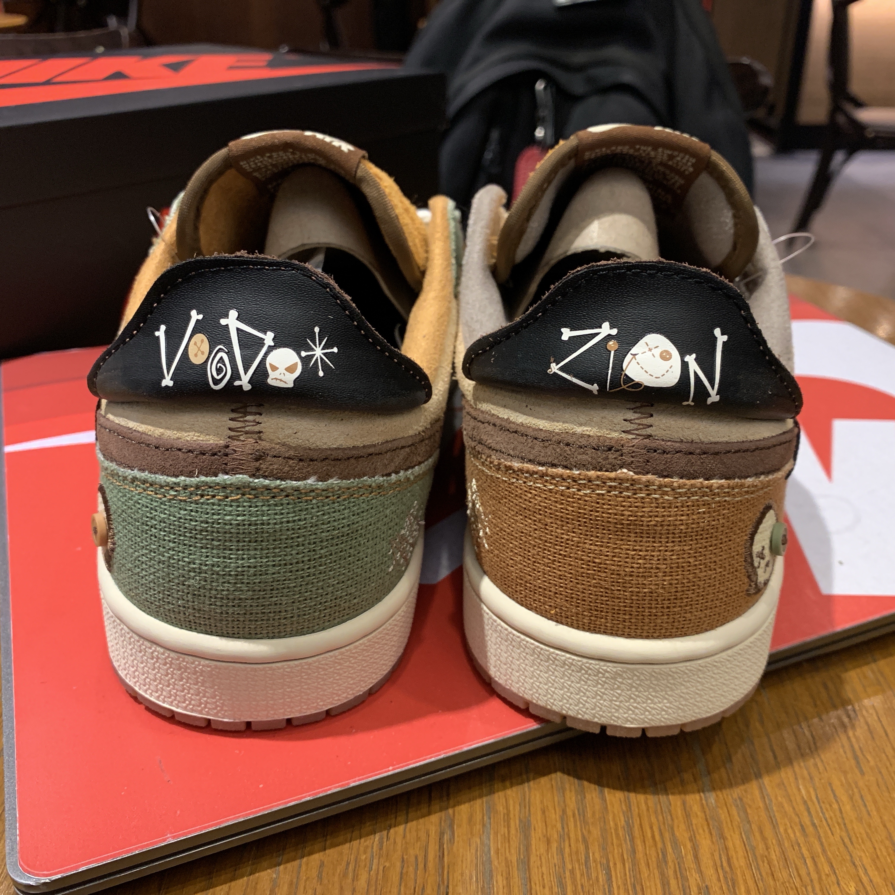 Jordan 1 x Zion Williamson Retro Low OG Flax and Oil Green 착용 스타일 - 3