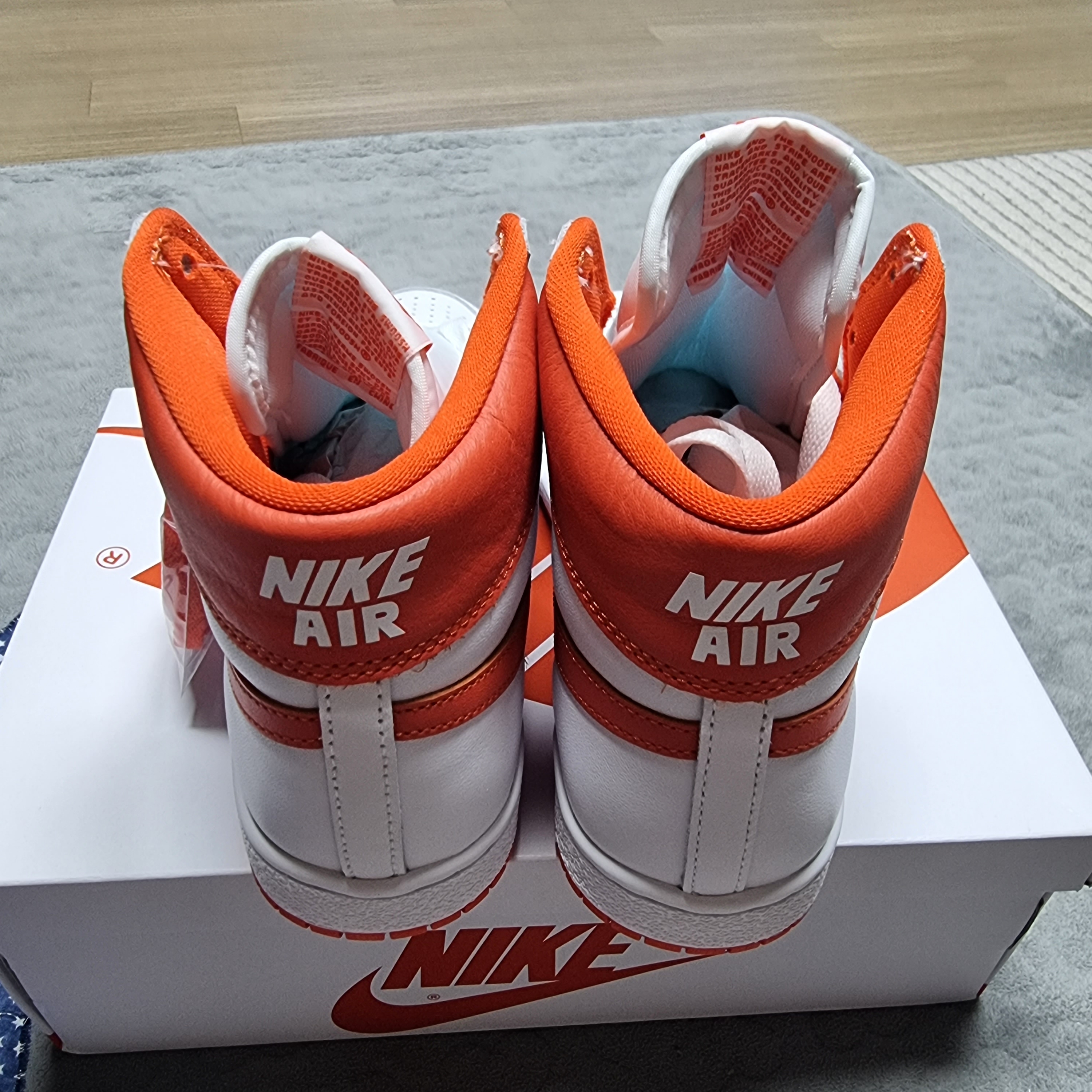 Jordan Air Ship SP White Team Orange 착용 스타일 - 2