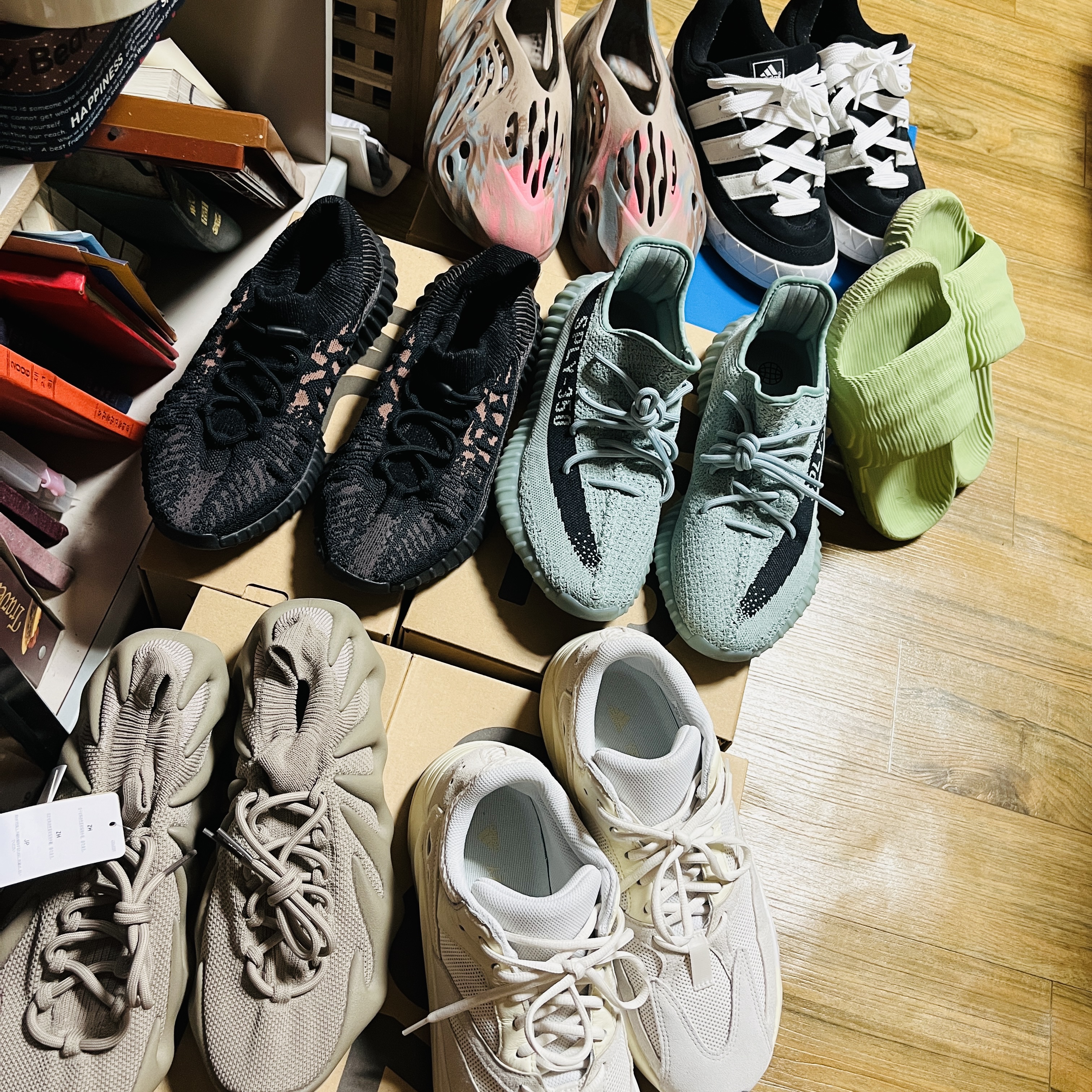 Adidas Yeezy 450 Stone Flax, Adidas Yeezy Boost 700 Analog 2022/2023 착용 스타일 - 2