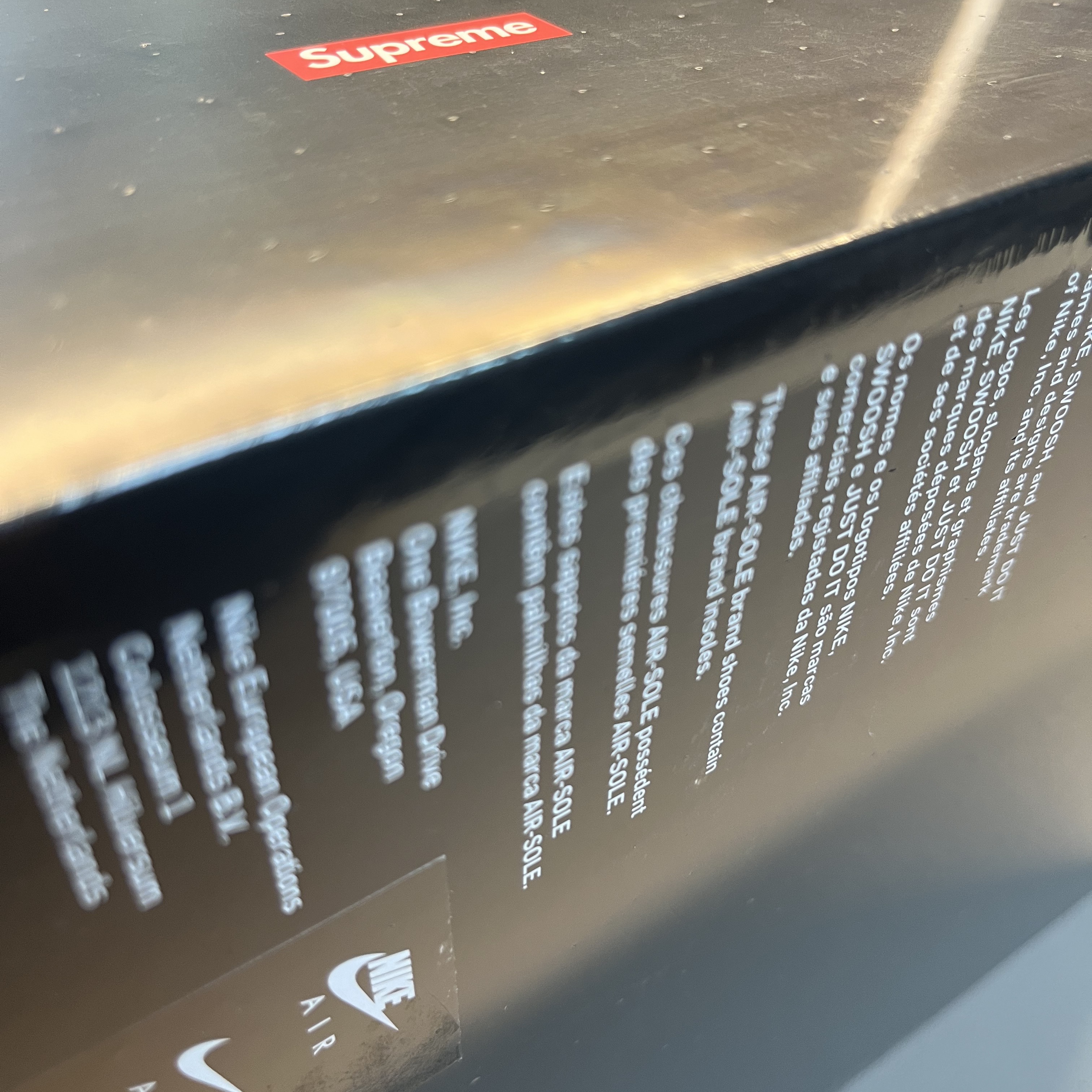 Nike x Supreme Air Force 1 Low Black 착용 스타일 - 2