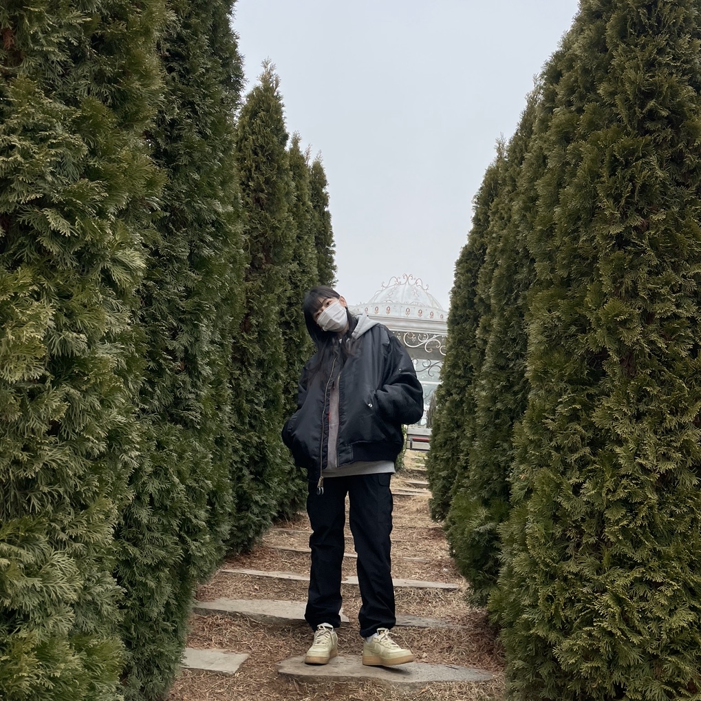 Nike Air Force 1 Low Gore-Tex Team Gold Khaki 착용 스타일 - 1