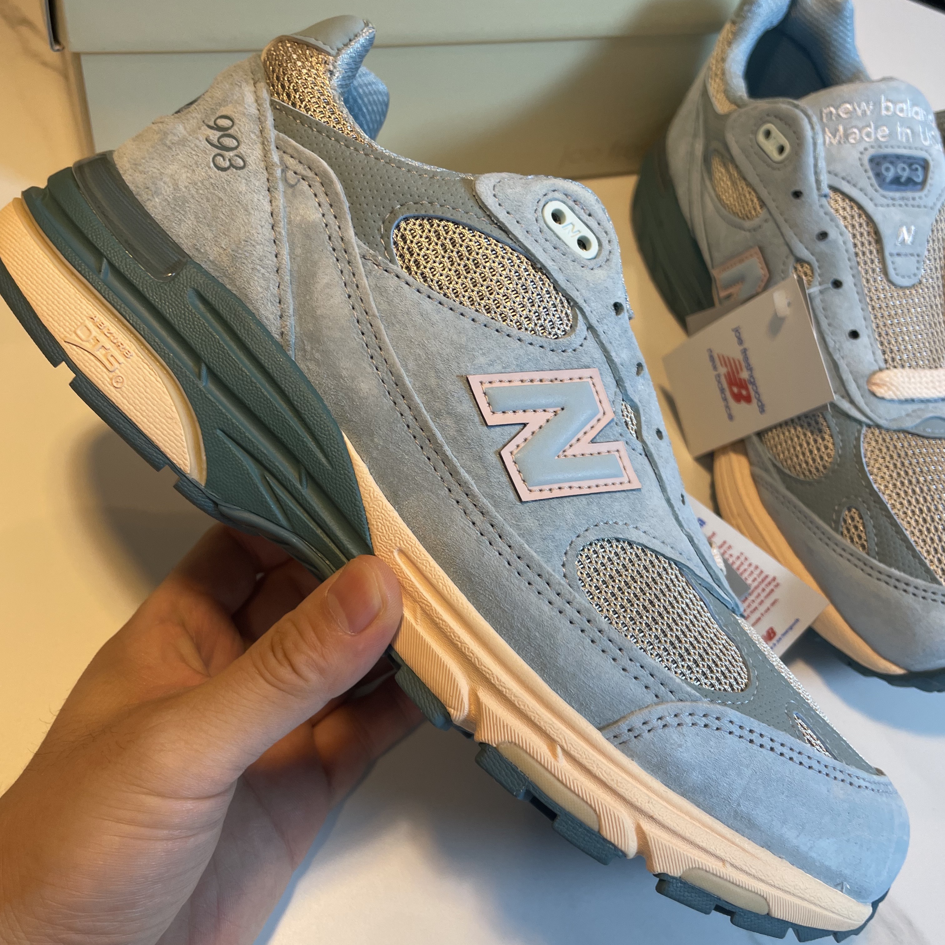 New Balance x Joe Freshgoods 993 Made in USA Arctic Blue 착용 스타일 - 3