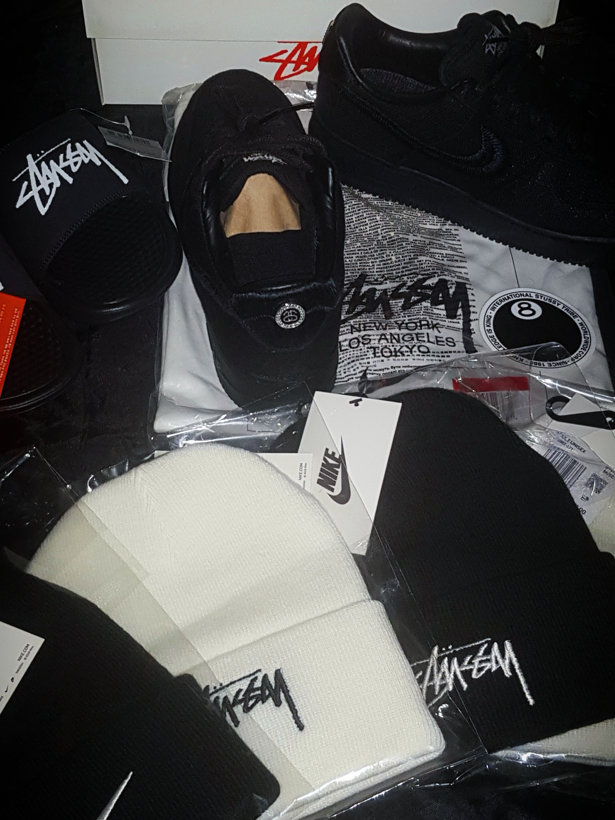 Nike x Stussy Cuff Beanie White, Nike x Stussy Cuff Beanie Black 착용 스타일