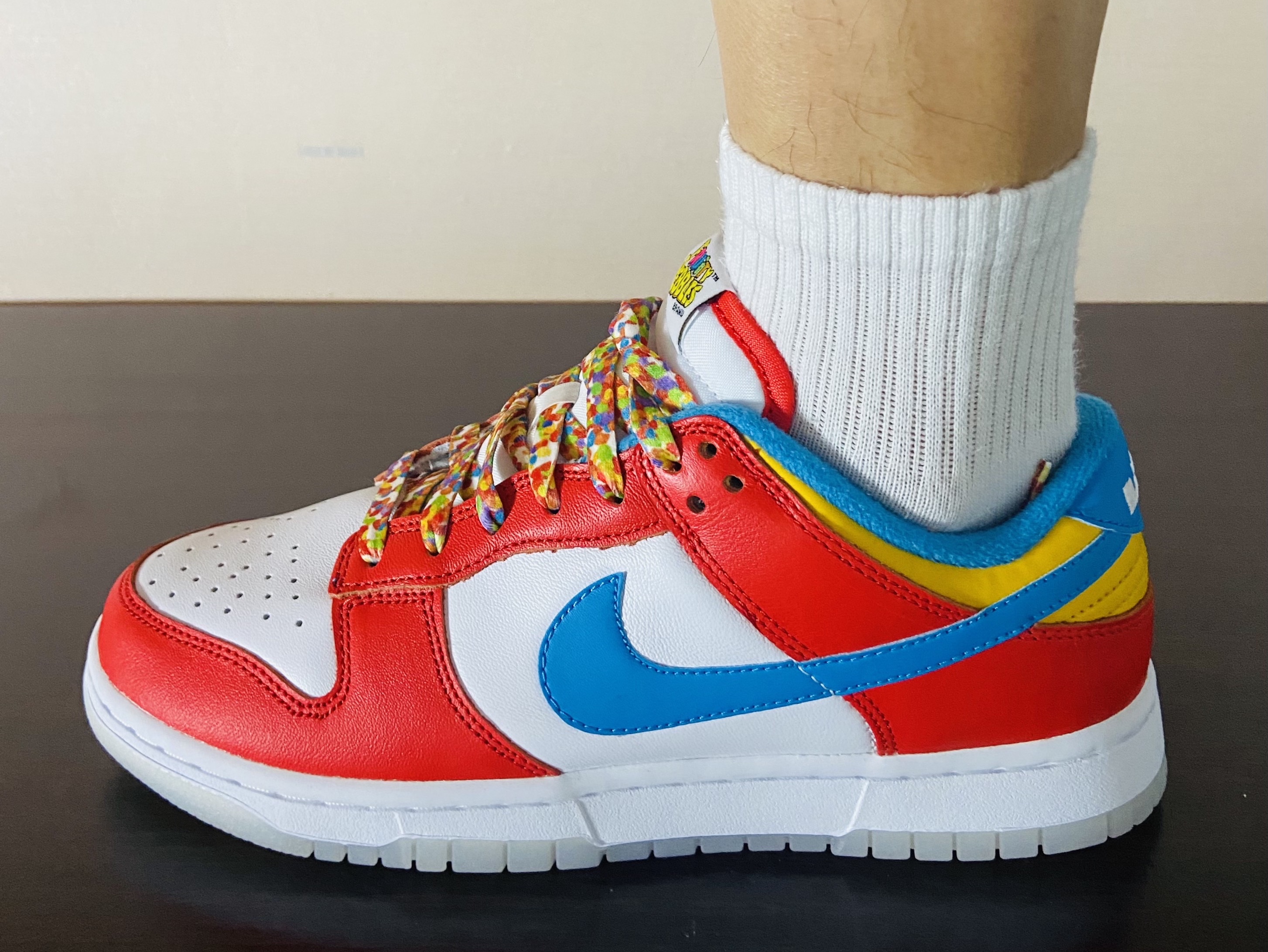 Nike x LeBron James x Fruity Pebbles Dunk Low QS Habanero Red 착용 스타일