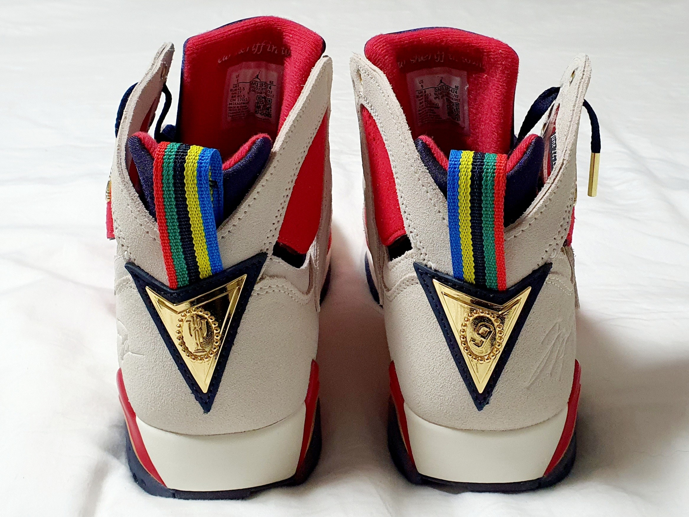 Jordan 7 x Trophy Room Retro SP True Red and Obsidian 착용 스타일 - 3