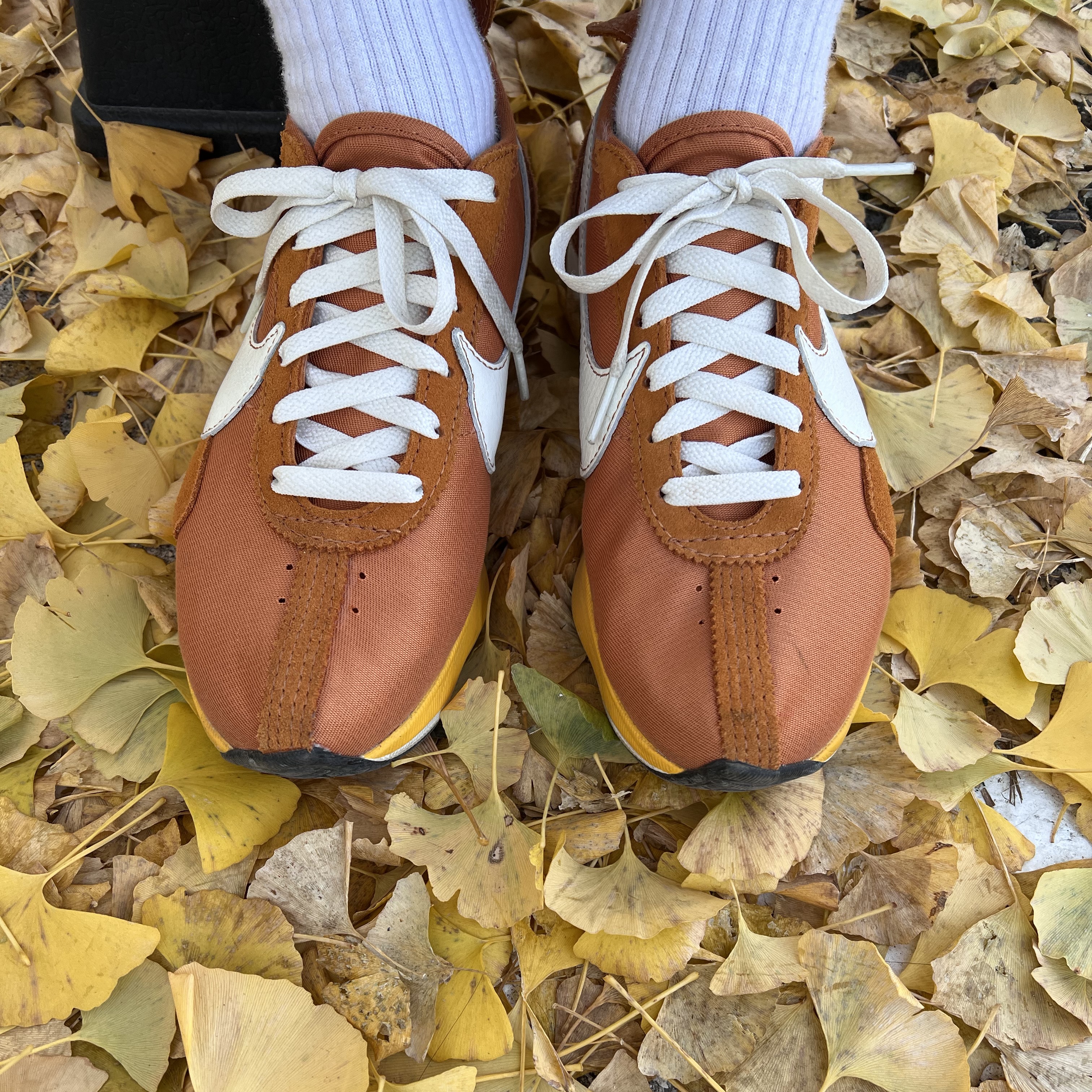 Nike Moon Racer Monarch 착용 스타일