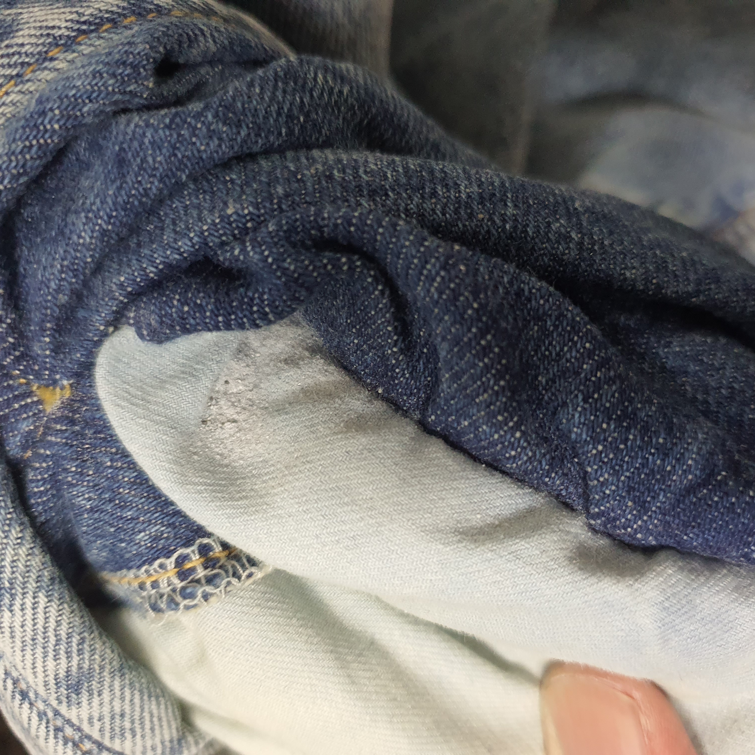 Balenciaga Padded Japanese Denim Jacket Indigo 착용 스타일 - 2
