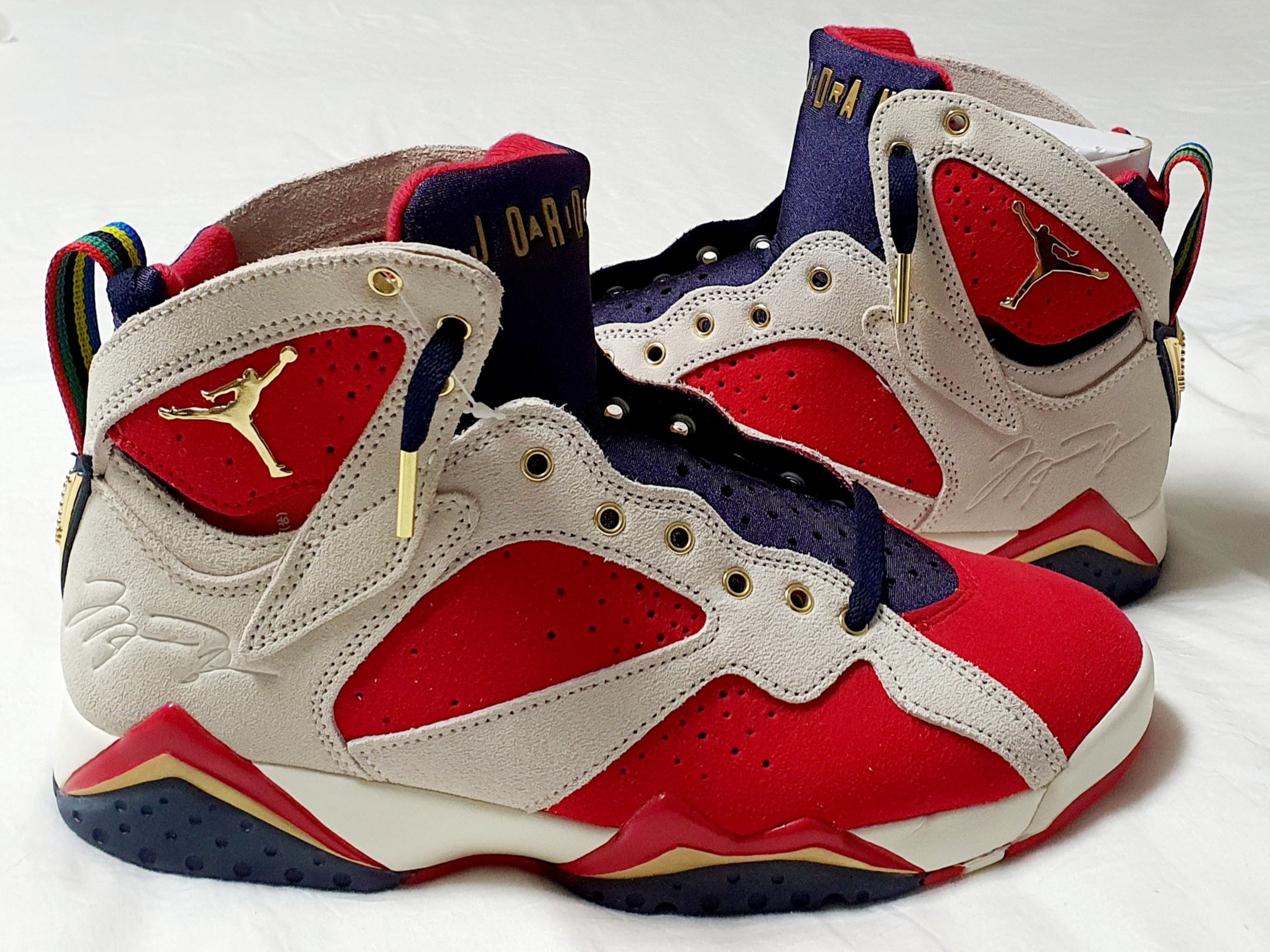 Jordan 7 x Trophy Room Retro SP True Red and Obsidian 착용 스타일 - 2