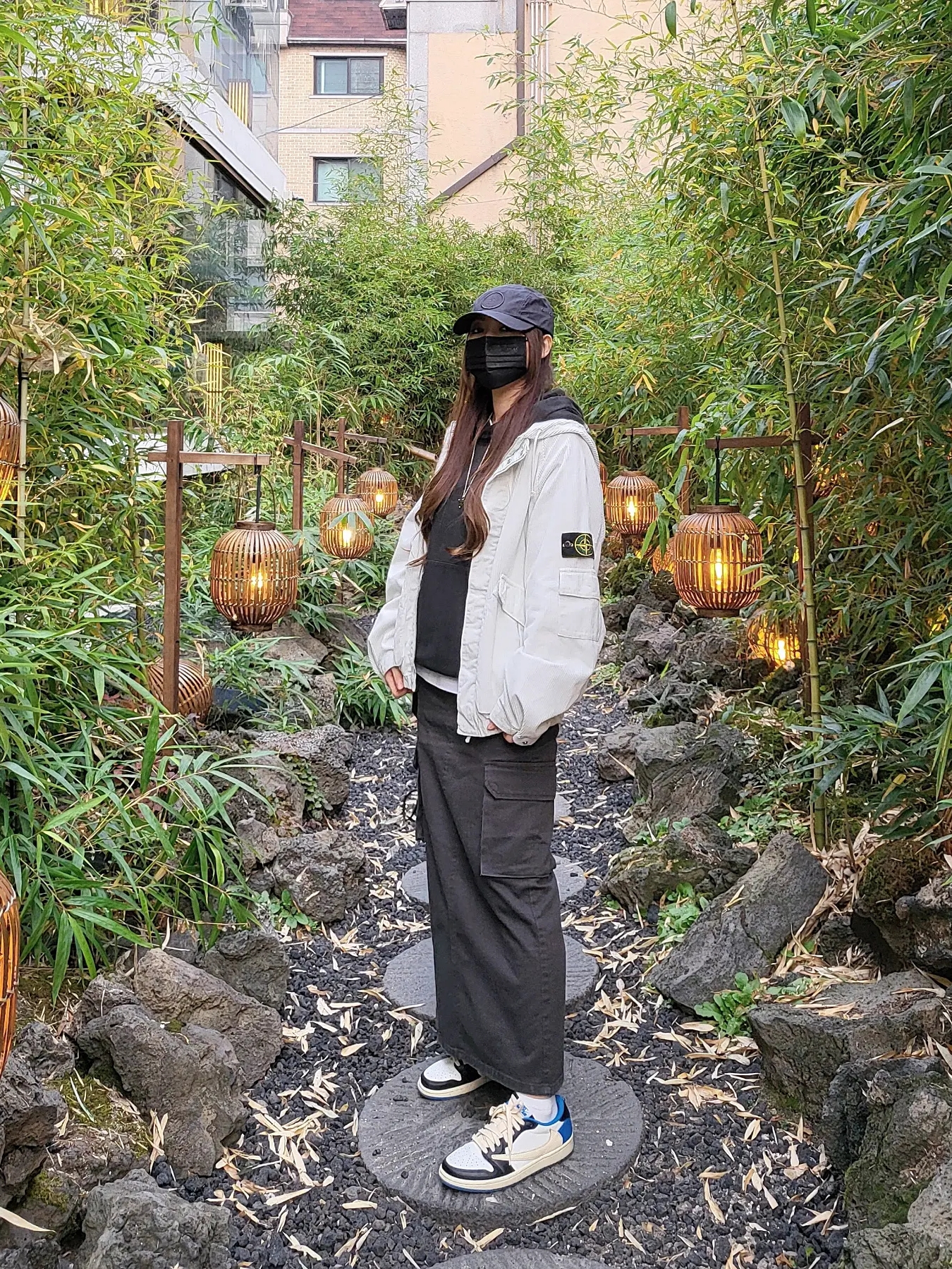 Supreme x Stone Island Stripe Hooded Sweatshirt Black - 22SS, Supreme x Stone Island Corduroy Jacket Stone - 20FW 착용 스타일 - 1