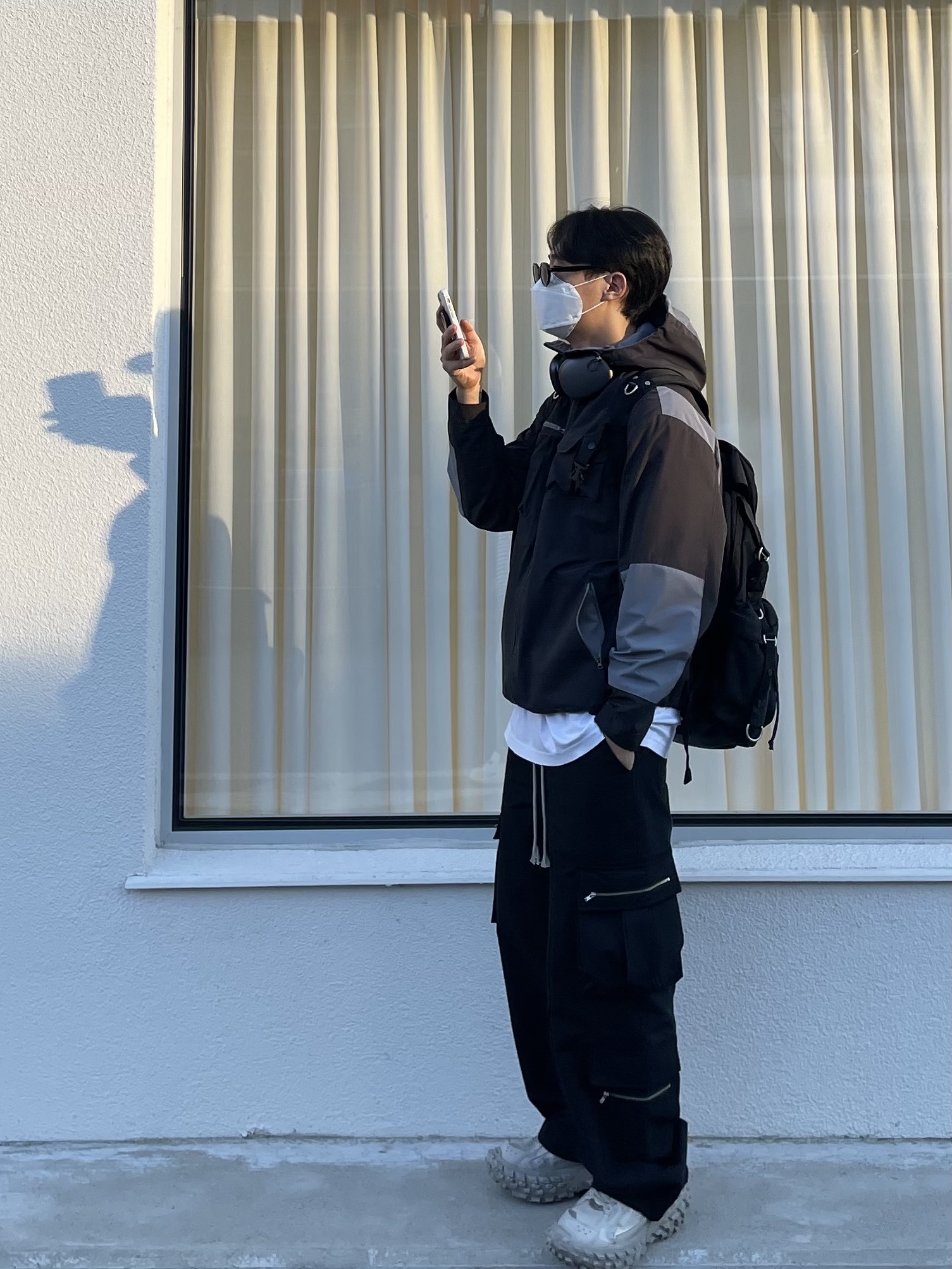 Balenciaga Defender Sneakers Beige, Apple AirPods Max Lightning Space Gray (Korean Ver.) 착용 스타일