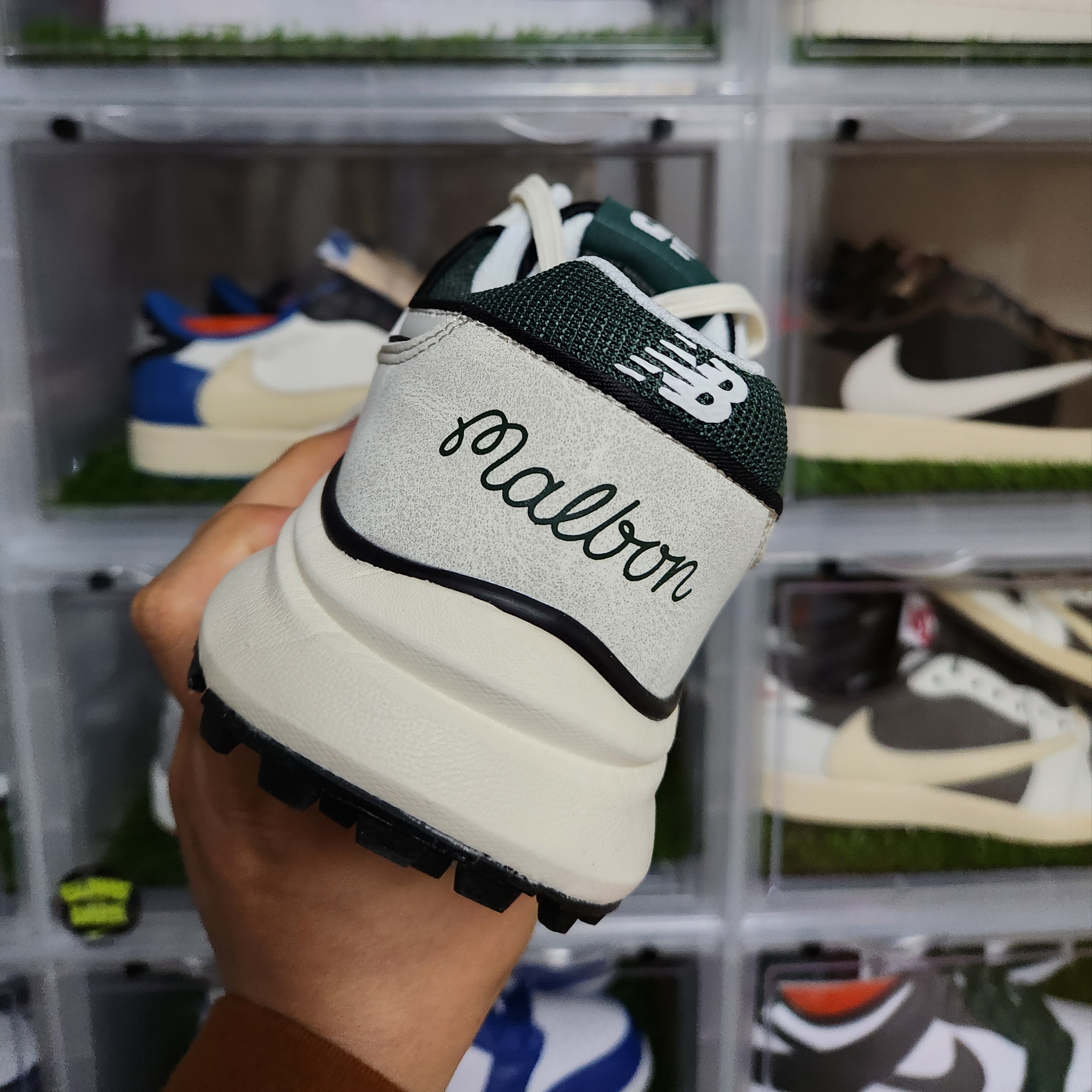 New Balance x Malbon 997 Golf Grey Green 착용 스타일 - 2