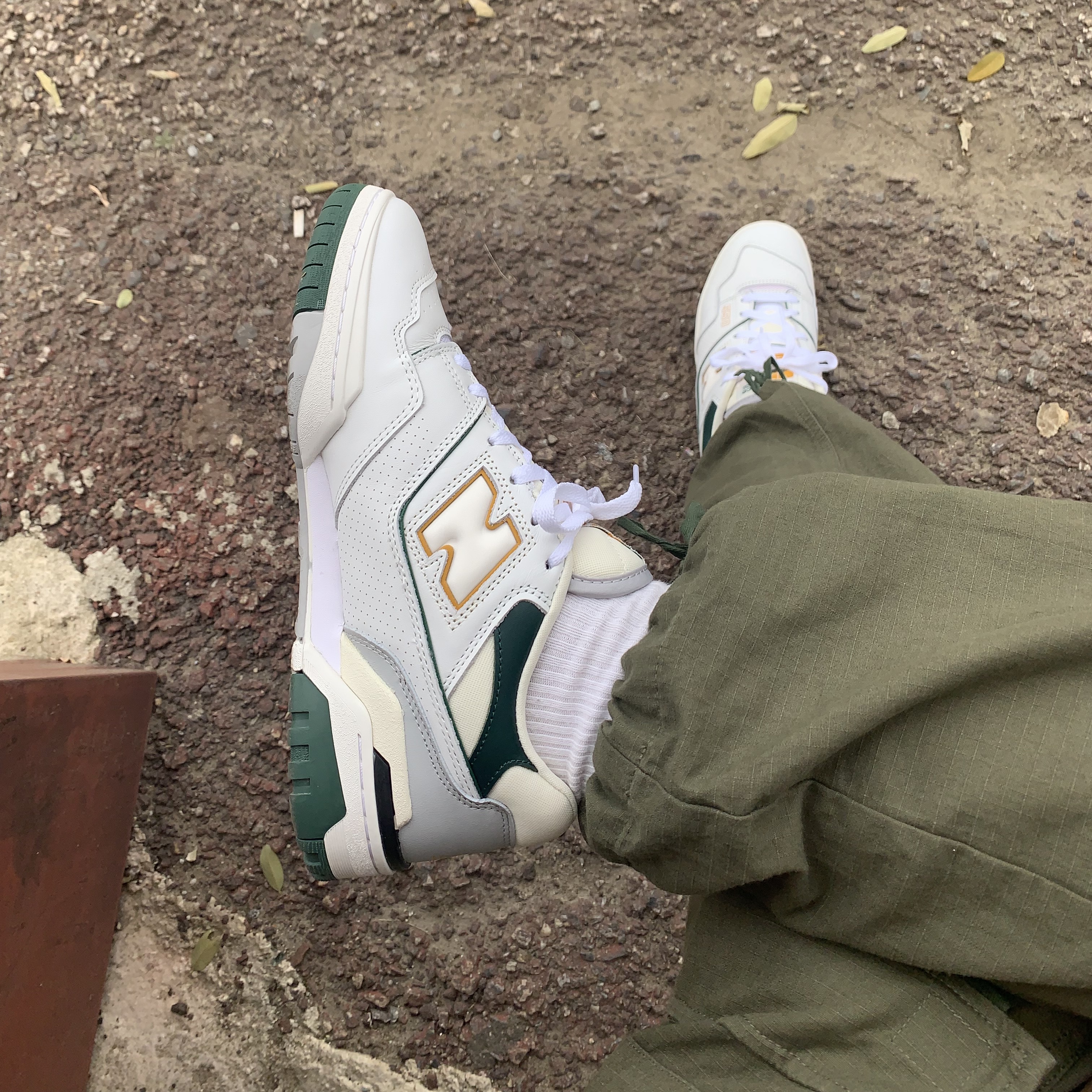New Balance 550 White Nightwatch Green - 2E Wide 착용 스타일