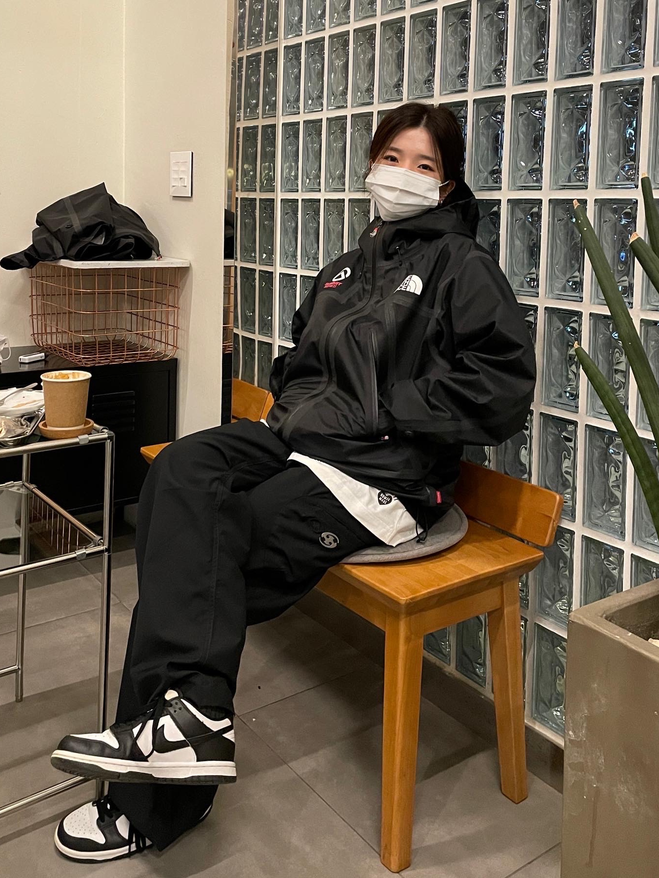 Supreme x The North Face Summit Series Outer Tape Seam Jacket Black - 21SS, (GS) Nike Dunk Low Black 착용 스타일