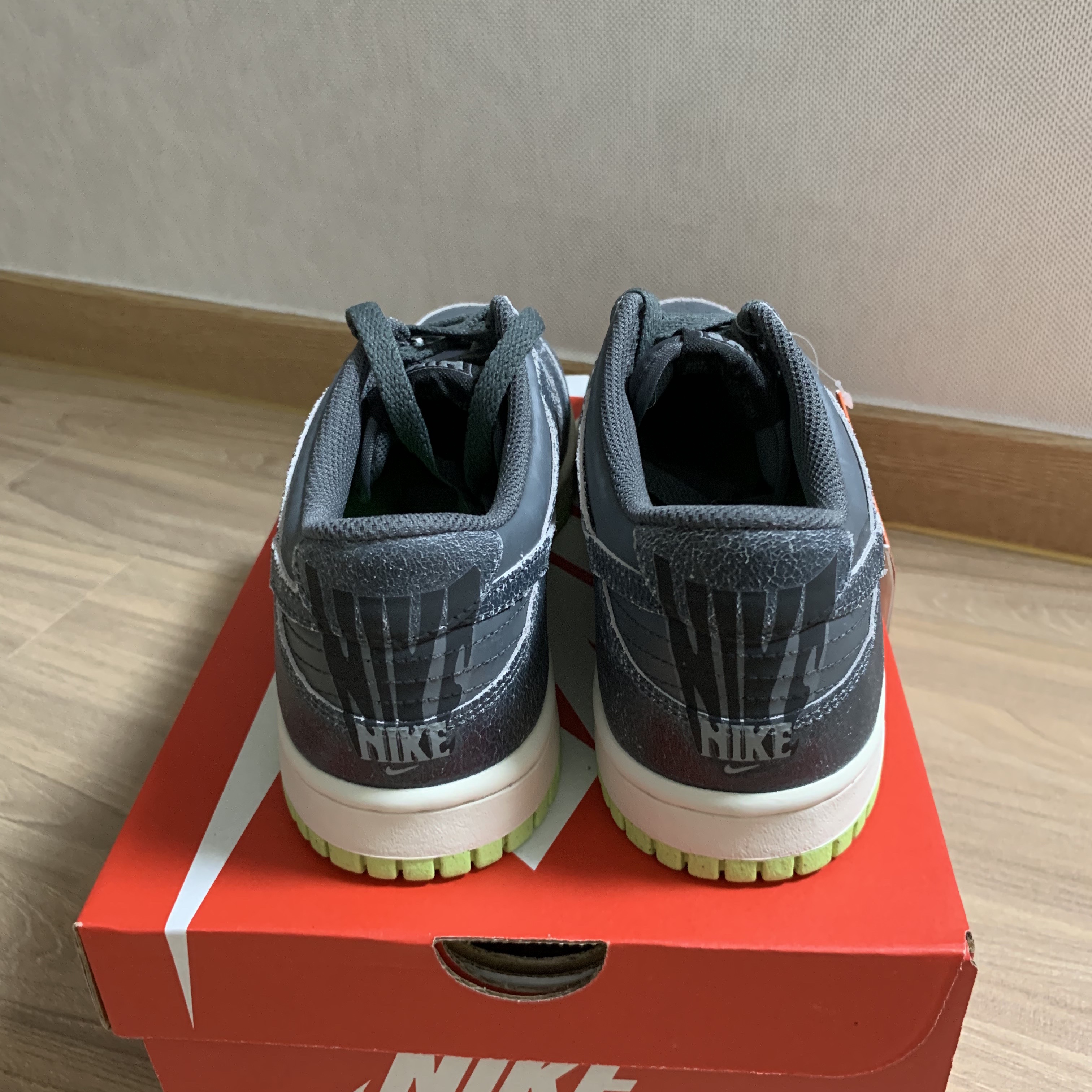 Nike Dunk Low Retro PRM Halloween 착용 스타일 - 2