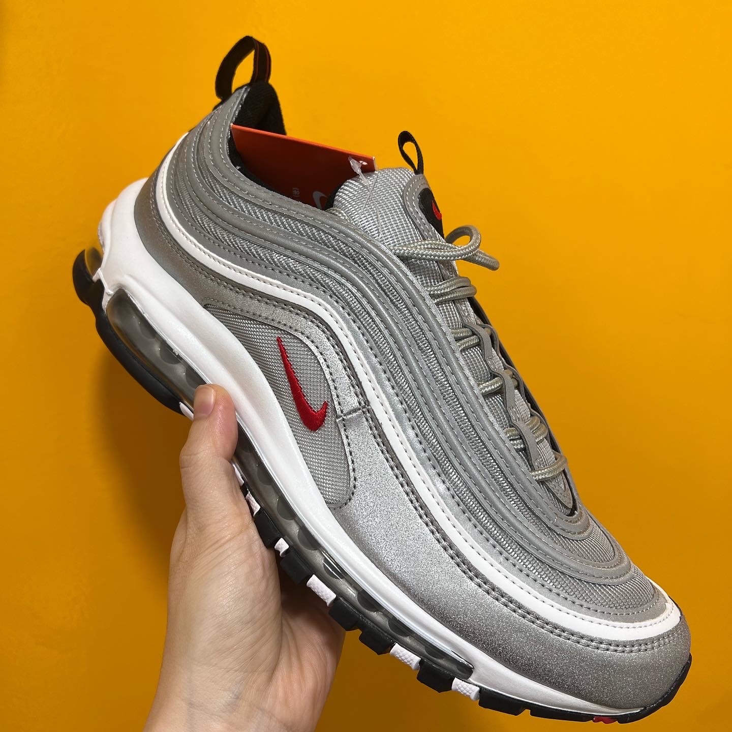 Nike Air Max 97 OG Silver Bullet 2022, Nike Air Max 97 Neon Seoul 착용 스타일 - 2