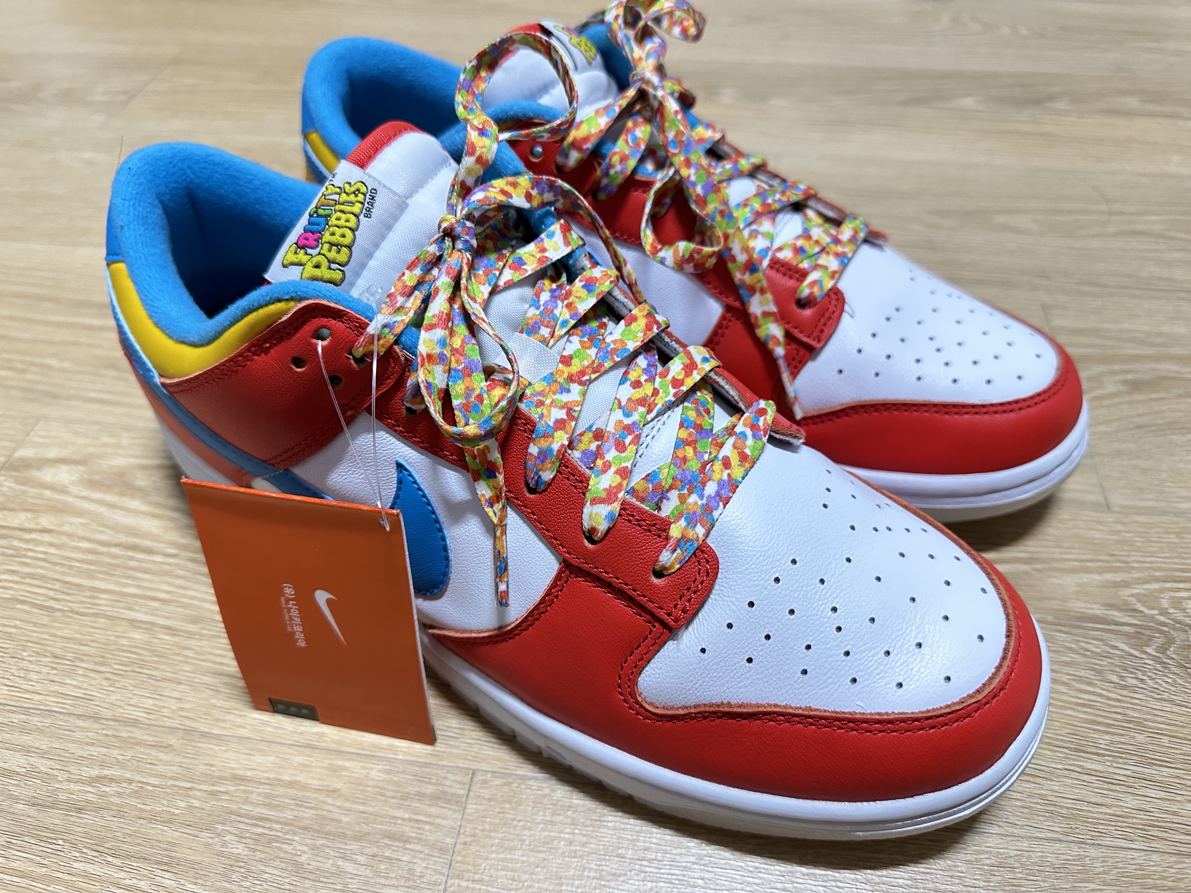 Nike x LeBron James x Fruity Pebbles Dunk Low QS Habanero Red 착용 스타일 - 2