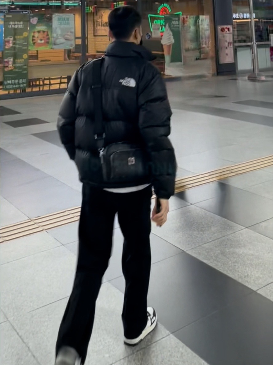 The North Face 1996 Eco Nuptse Jacket Black, BAPE x MCM Aren Visetos Crossbody Small Black 착용 스타일
