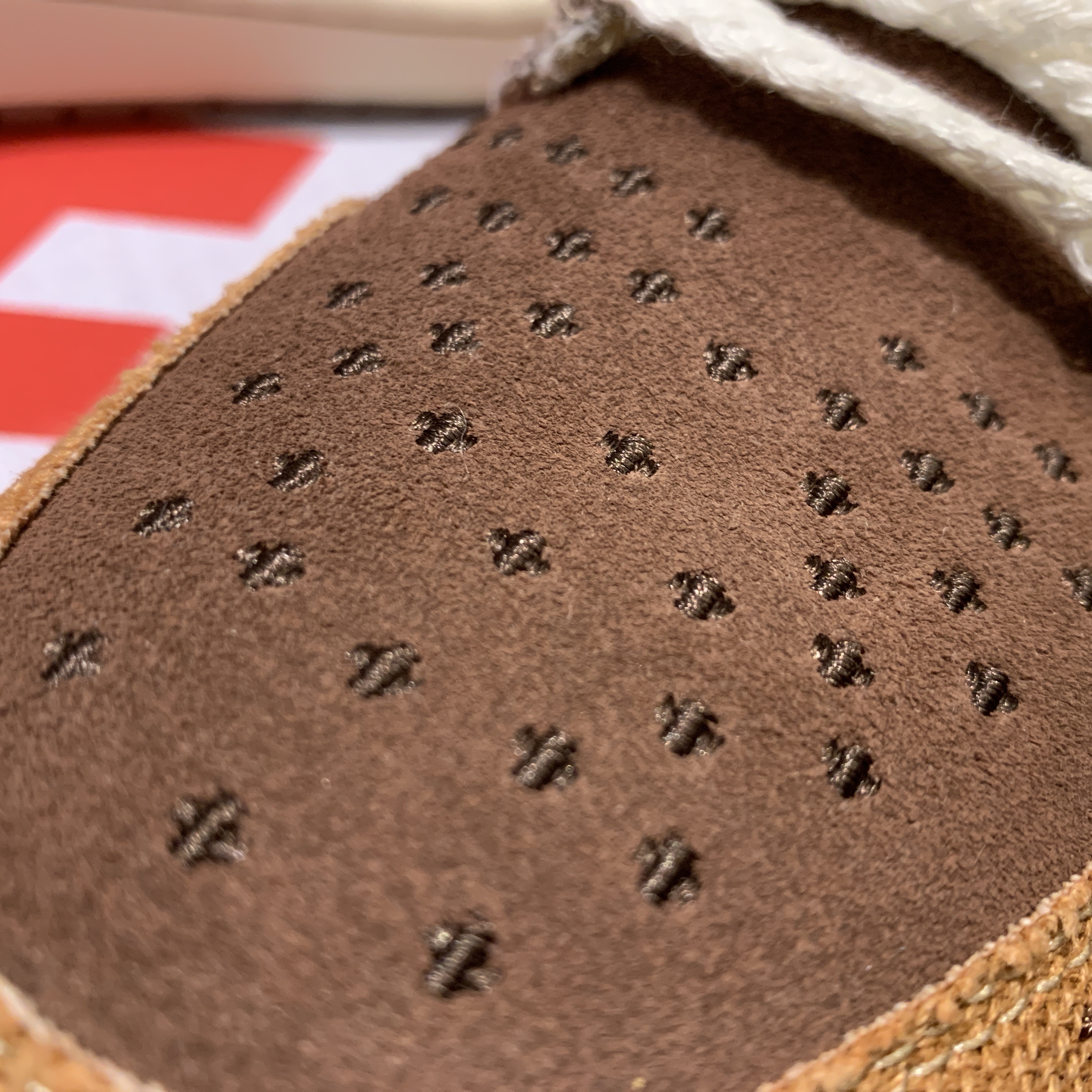 Jordan 1 x Zion Williamson Retro Low OG Flax and Oil Green 착용 스타일 - 4