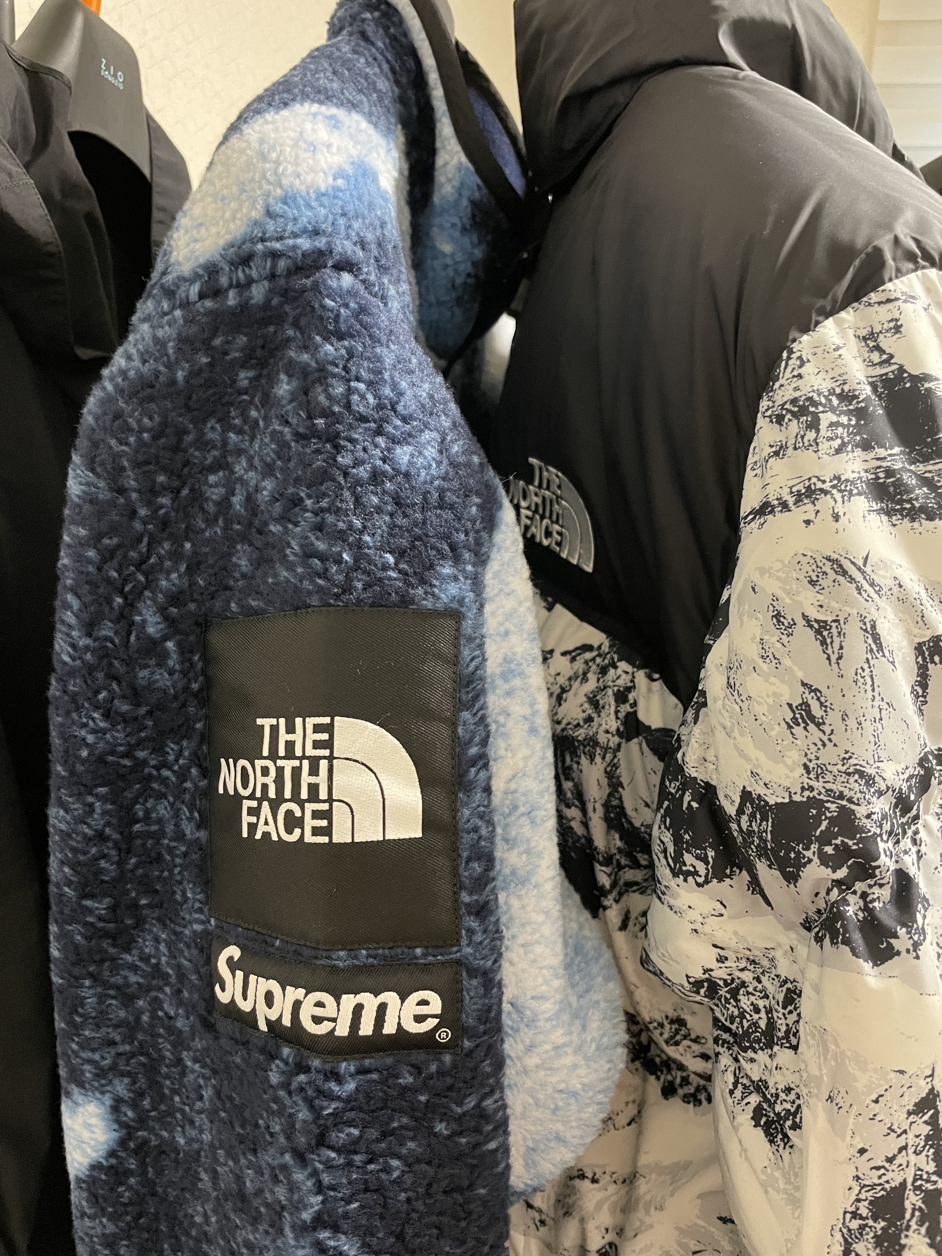 The North Face 1996 Novelty Nuptse Jacket Nutral Gray, Supreme x The North Face Bleached Denim Print Fleece Jacket Indigo - 21FW 착용 스타일