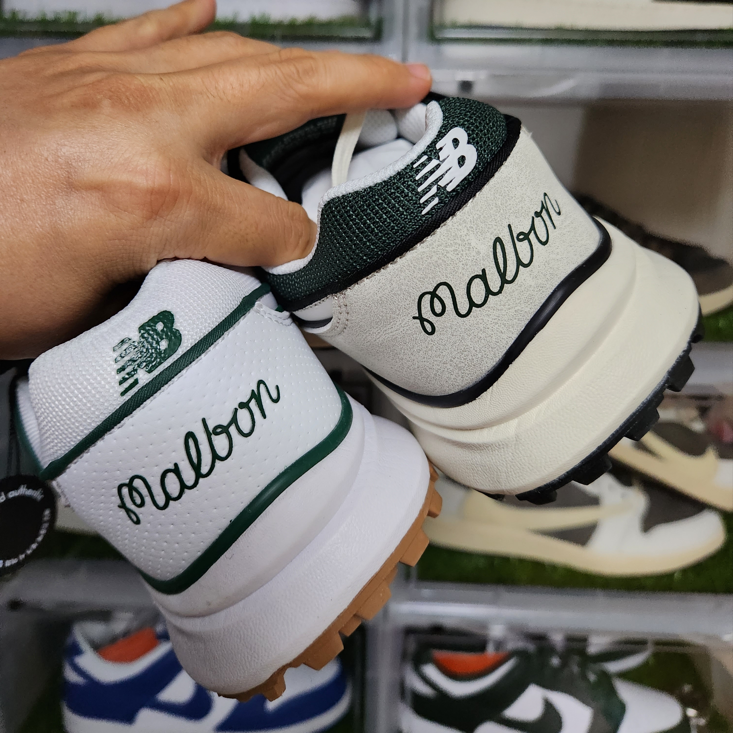 New Balance x Malbon 997 Golf Grey Green 착용 스타일 - 5