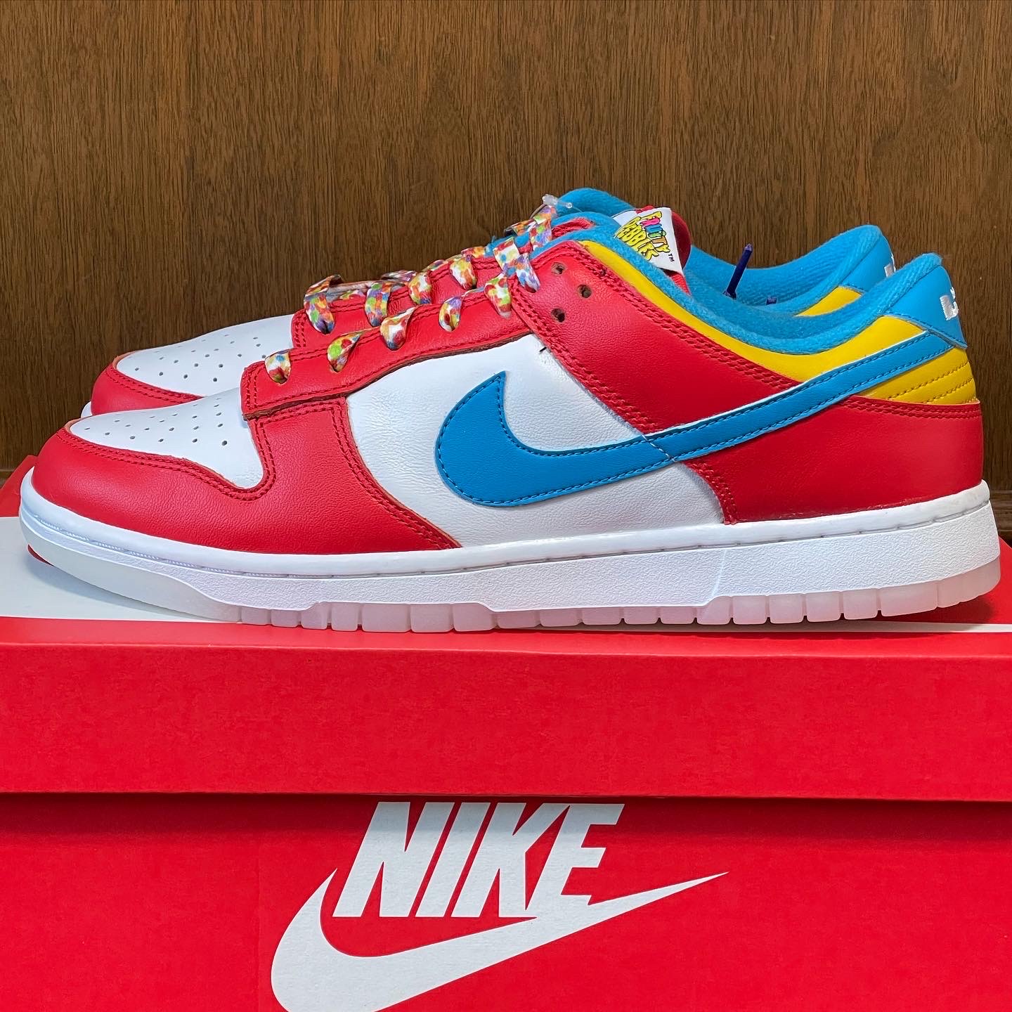 Nike x LeBron James x Fruity Pebbles Dunk Low QS Habanero Red 착용 스타일 - 1