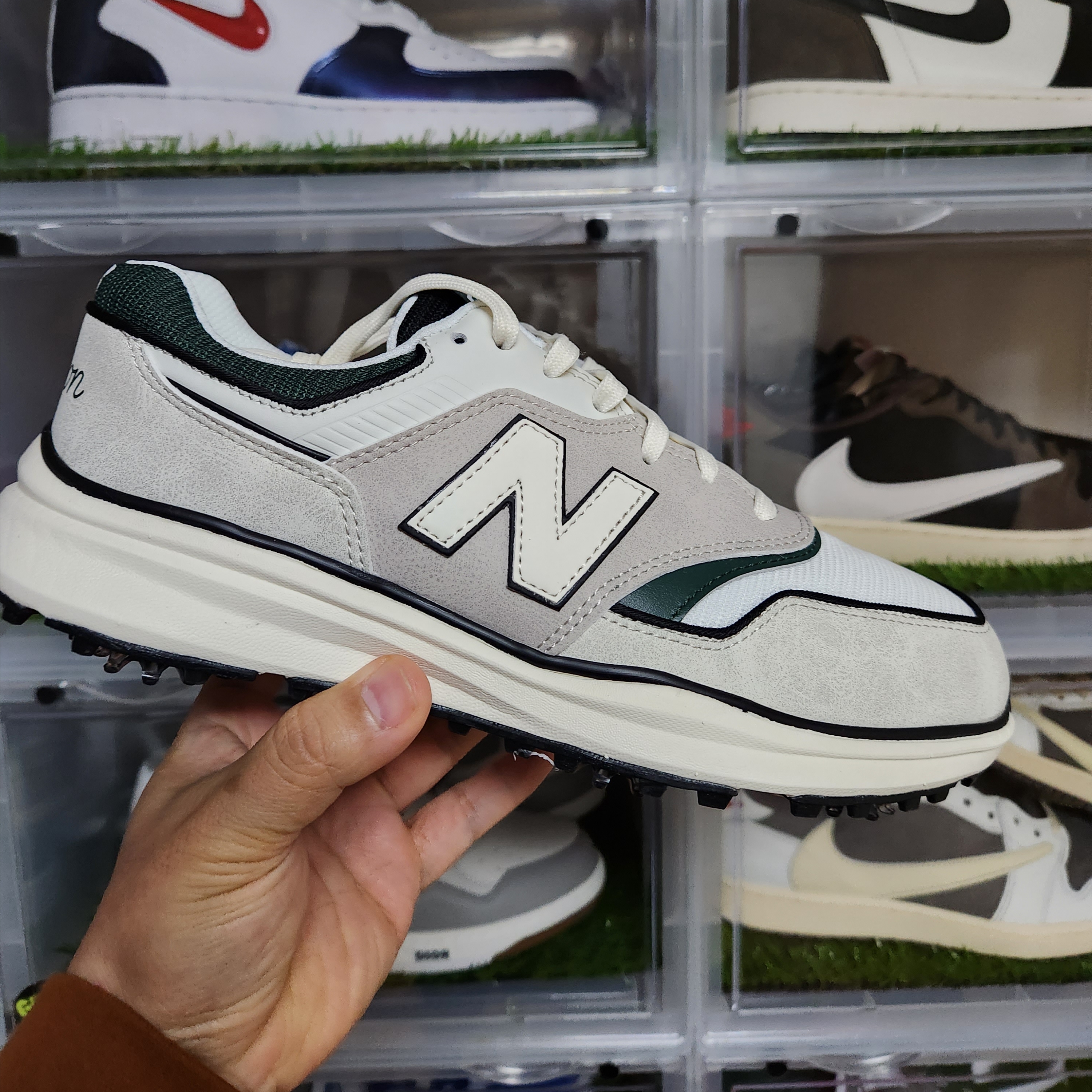 New Balance x Malbon 997 Golf Grey Green 착용 스타일 - 1