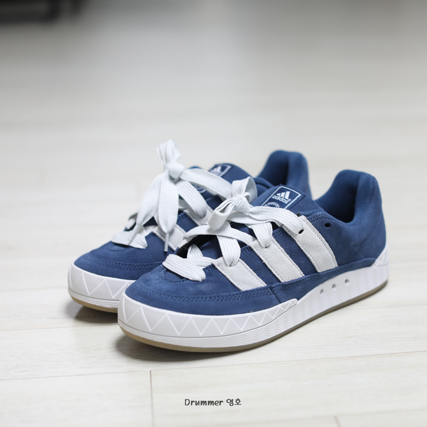 Adidas Adimatic Night Marin 착용 스타일