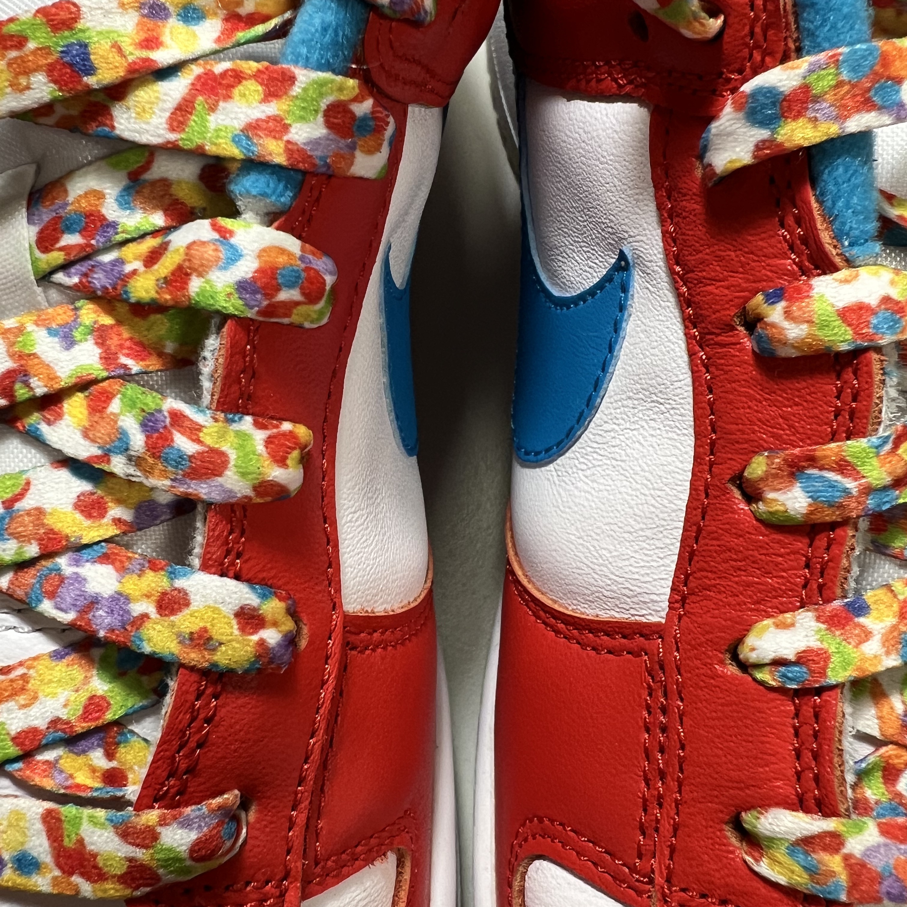 Nike x LeBron James x Fruity Pebbles Dunk Low QS Habanero Red 착용 스타일 - 3