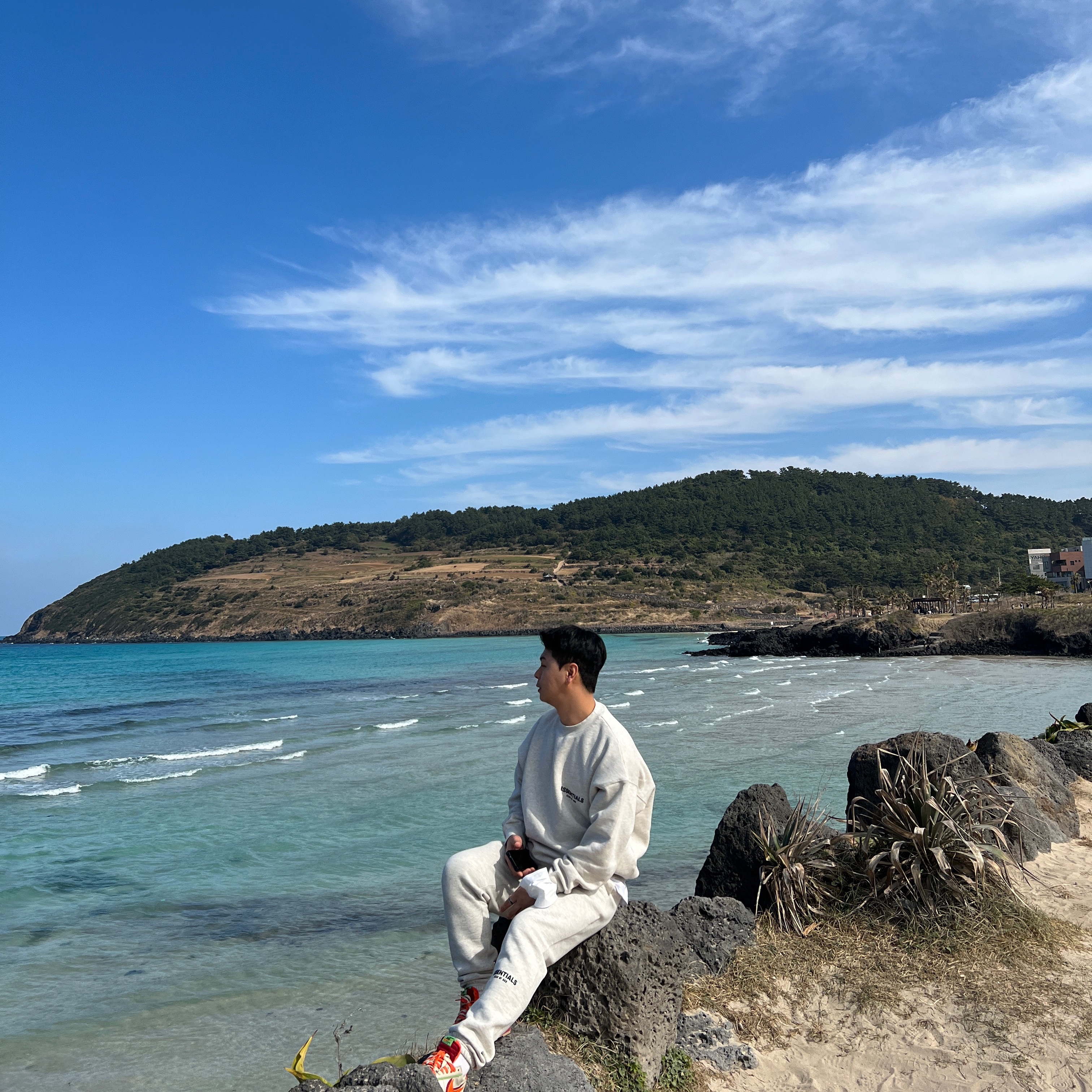 Essentials The Core Collection Sweatpants Light Oatmeal, Essentials The Core Collection Crewneck Sweatshirt Light Oatmeal 착용 스타일 - 2