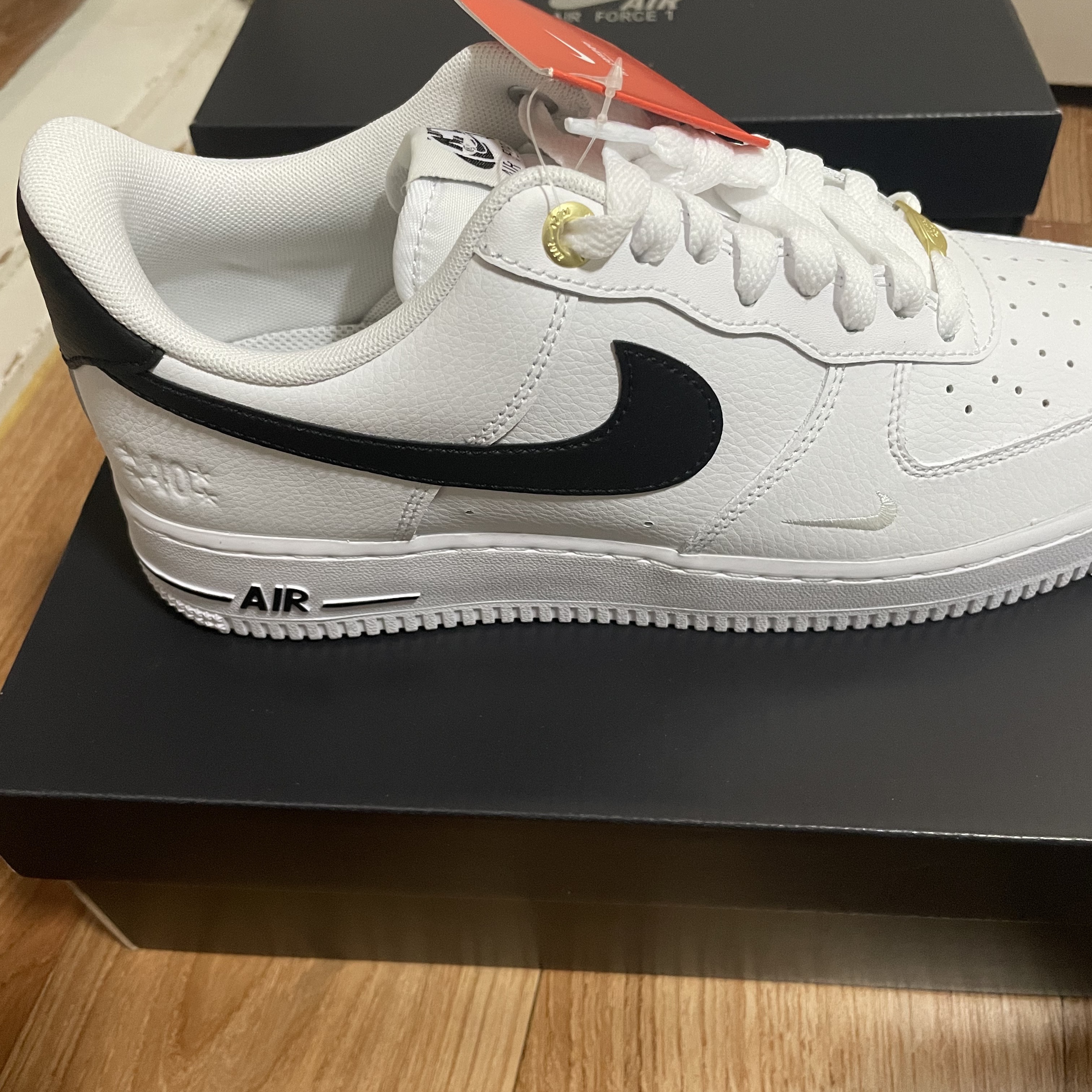 Nike Air Force 1 '07 LV8 40th Anniversary Join Forces White Black 착용 스타일
