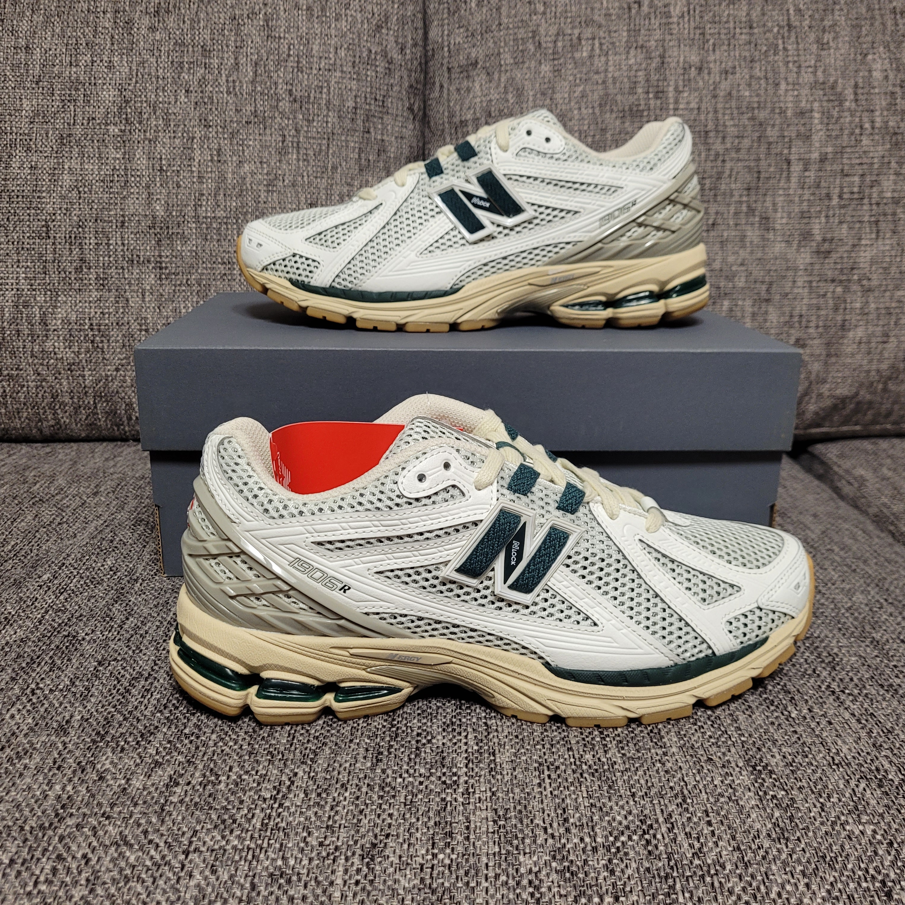 New Balance 1906R Silver Green 착용 스타일 - 3
