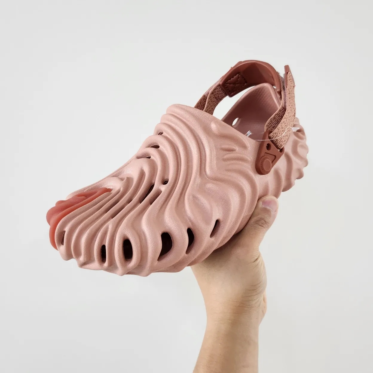Crocs x Salehe Bembury Pollex Clog Kuwata 착용 스타일 - 1