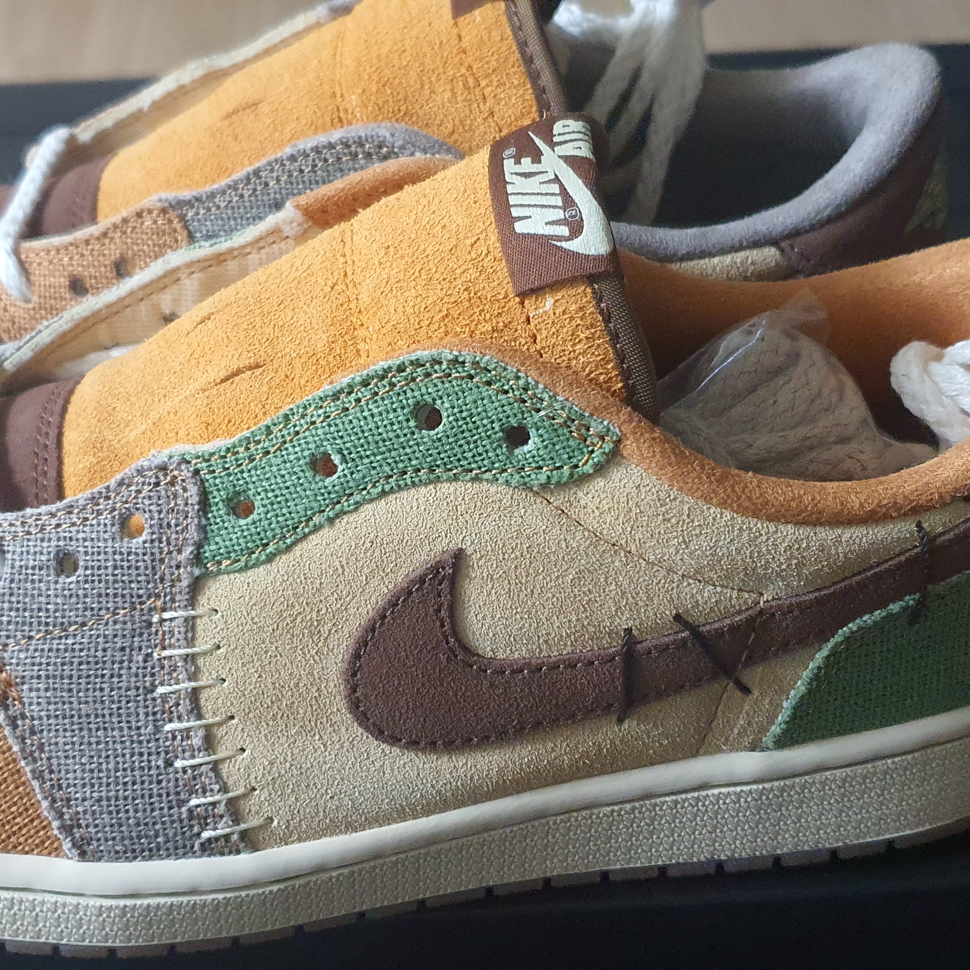 Jordan 1 x Zion Williamson Retro Low OG Flax and Oil Green 착용 스타일