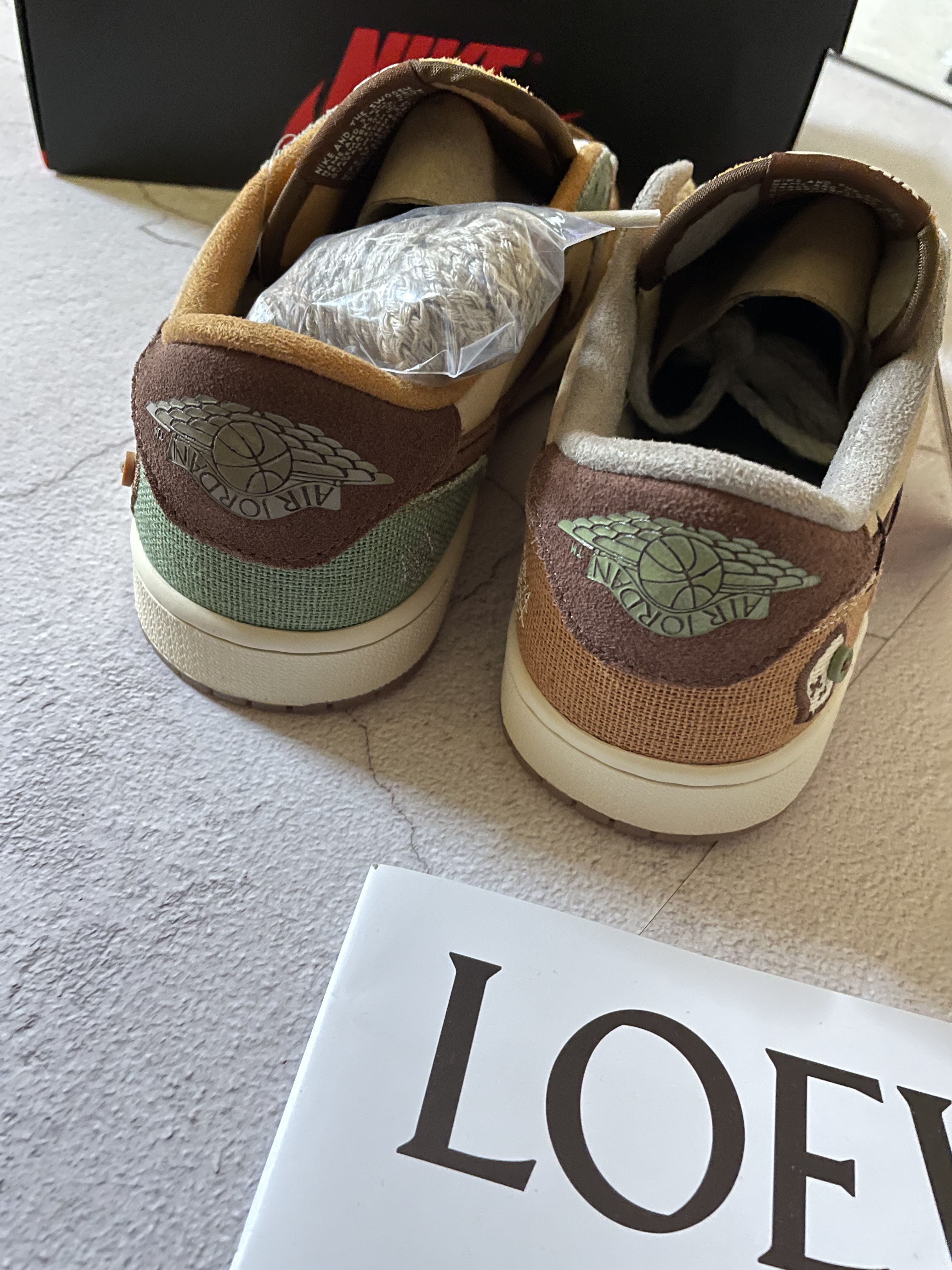 Jordan 1 x Zion Williamson Retro Low OG Flax and Oil Green 착용 스타일 - 3