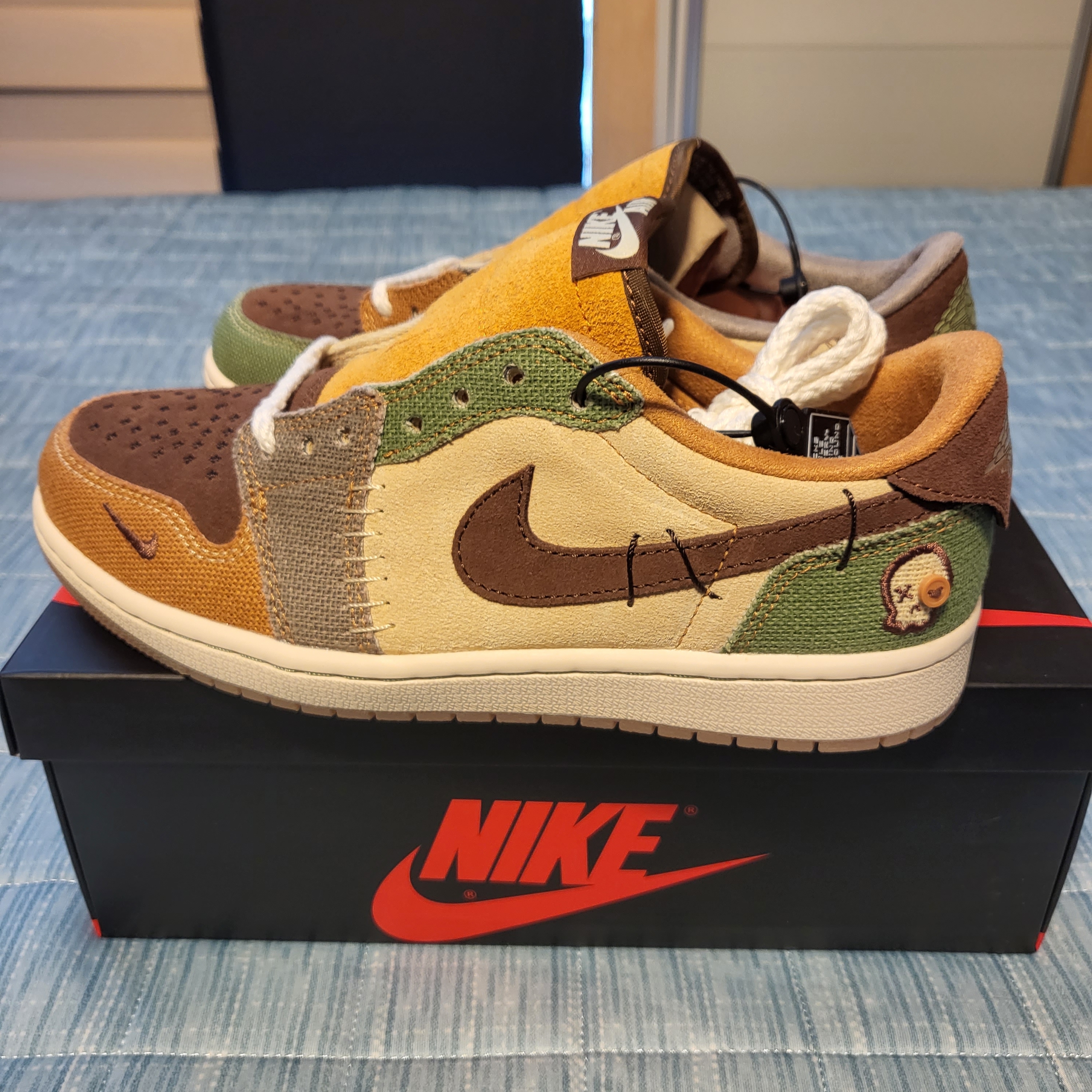 Jordan 1 x Zion Williamson Retro Low OG Flax and Oil Green 착용 스타일 - 1