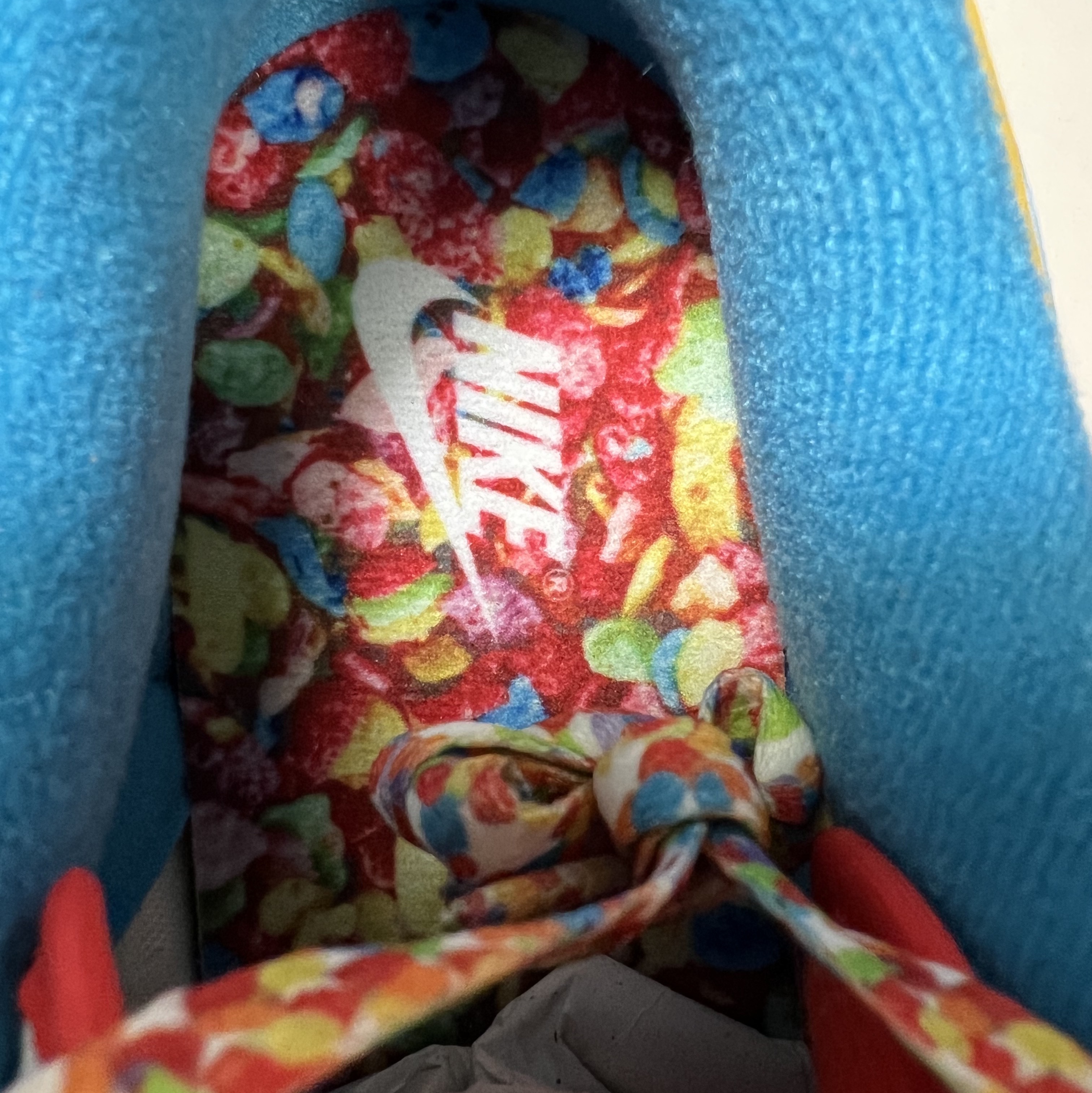 Nike x LeBron James x Fruity Pebbles Dunk Low QS Habanero Red 착용 스타일 - 2