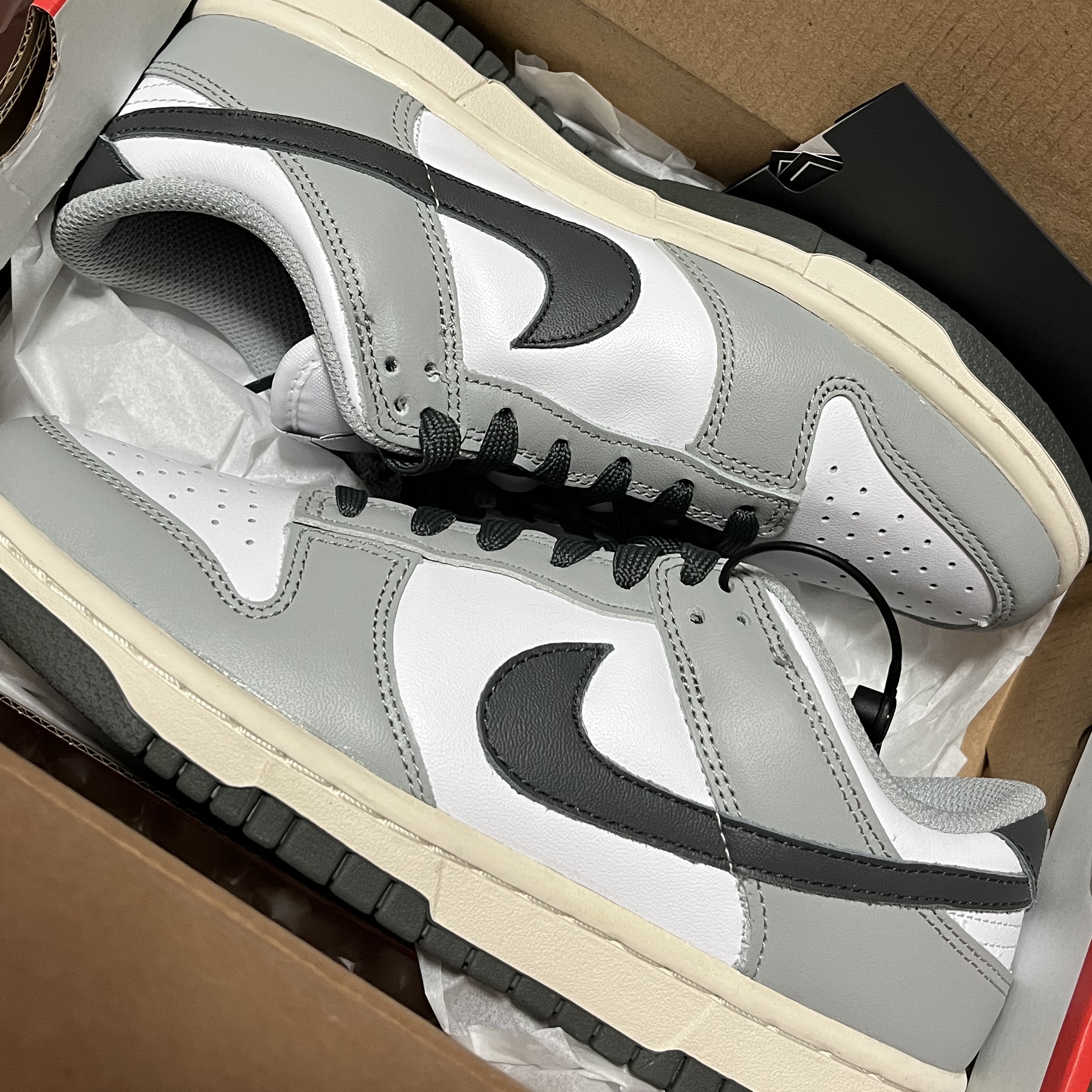 (W) Nike Dunk Low Light Smoke Grey 착용 스타일