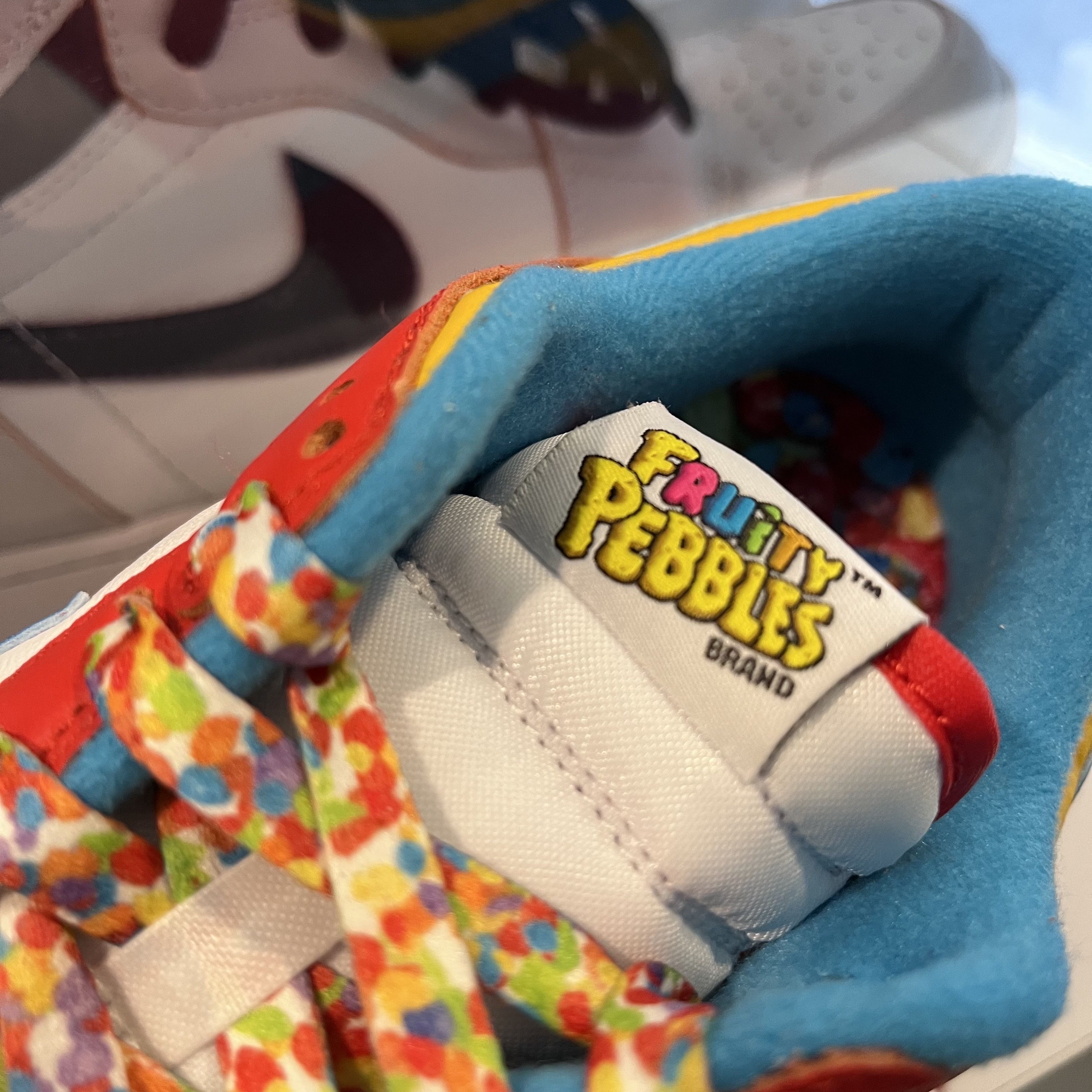 Nike x LeBron James x Fruity Pebbles Dunk Low QS Habanero Red 착용 스타일 - 1