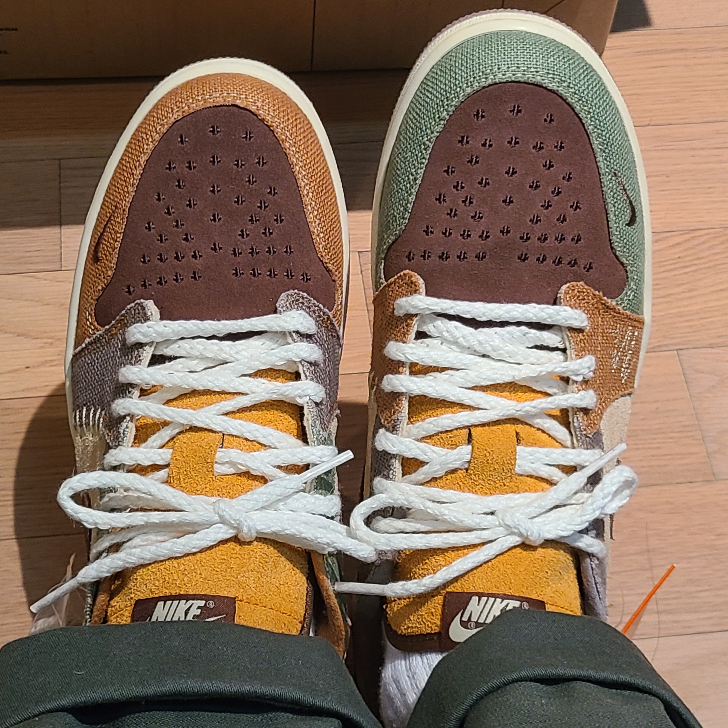 Jordan 1 x Zion Williamson Retro Low OG Flax and Oil Green 착용 스타일 - 5