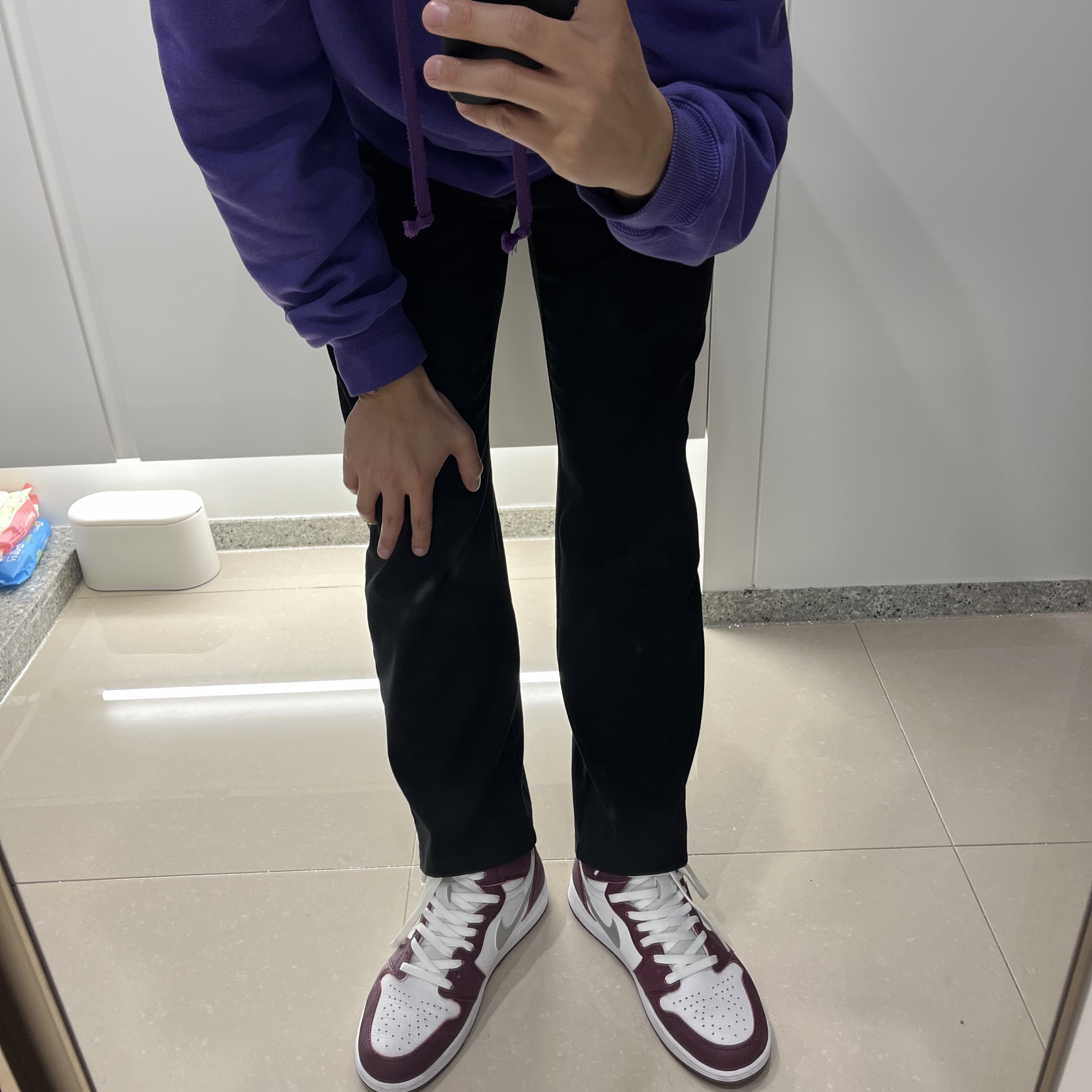 Jordan 1 Retro High OG Bordeaux 착용 스타일 - 1